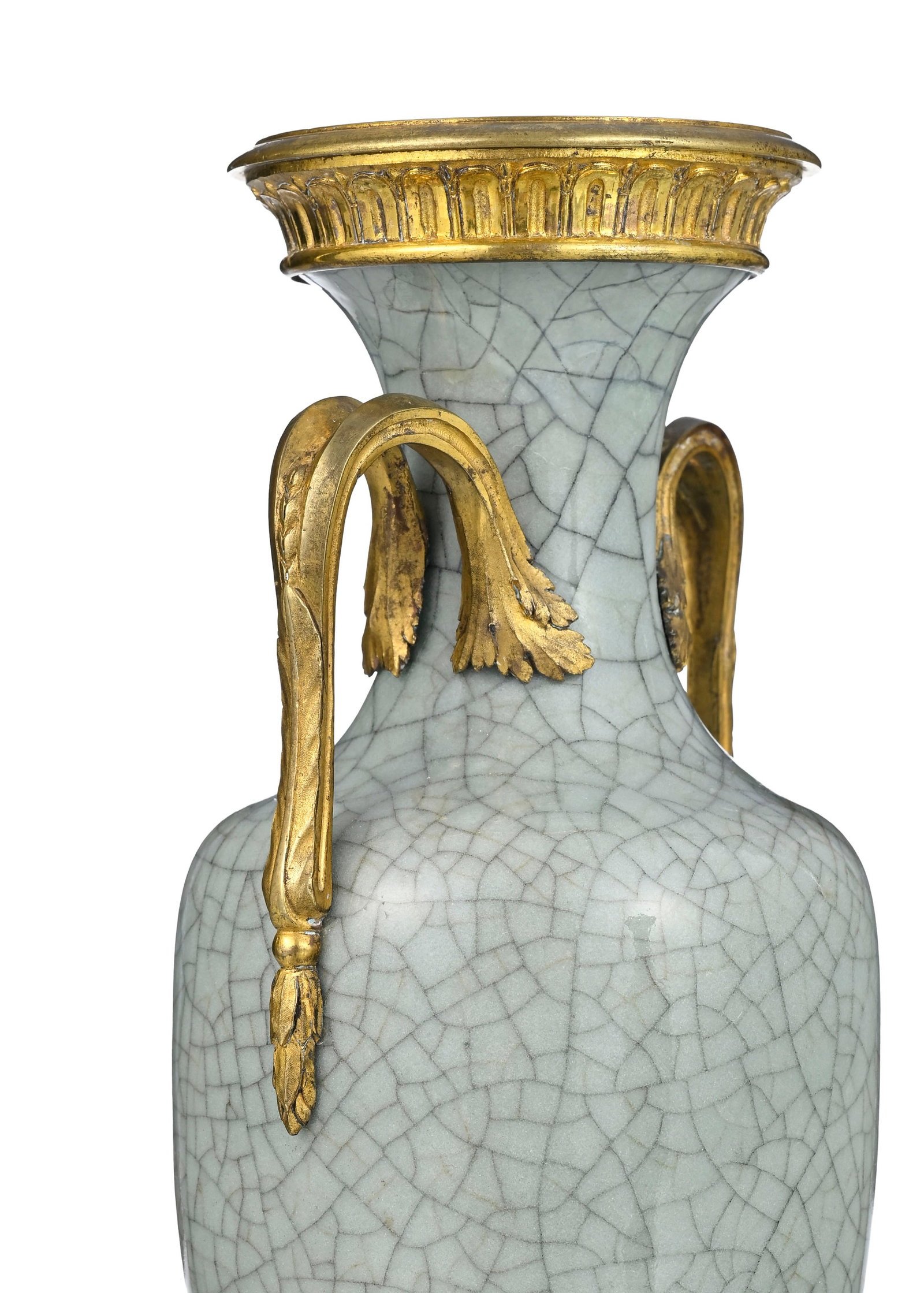Paire de vases balustre, Chine, dynastie Qing, en porcelaine à glaçure céladon craque - 5