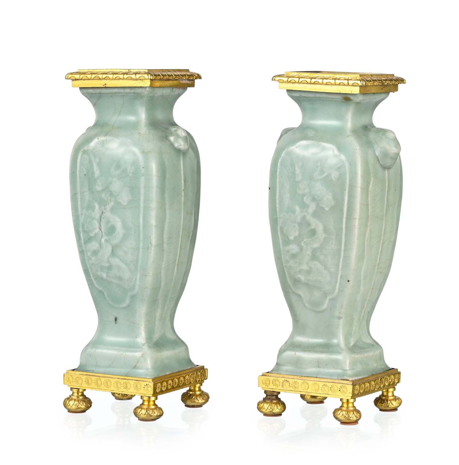 Paire de vases, Chine, XIXe s., en porcelaine à glaçure céladon craquelé, dé - 2