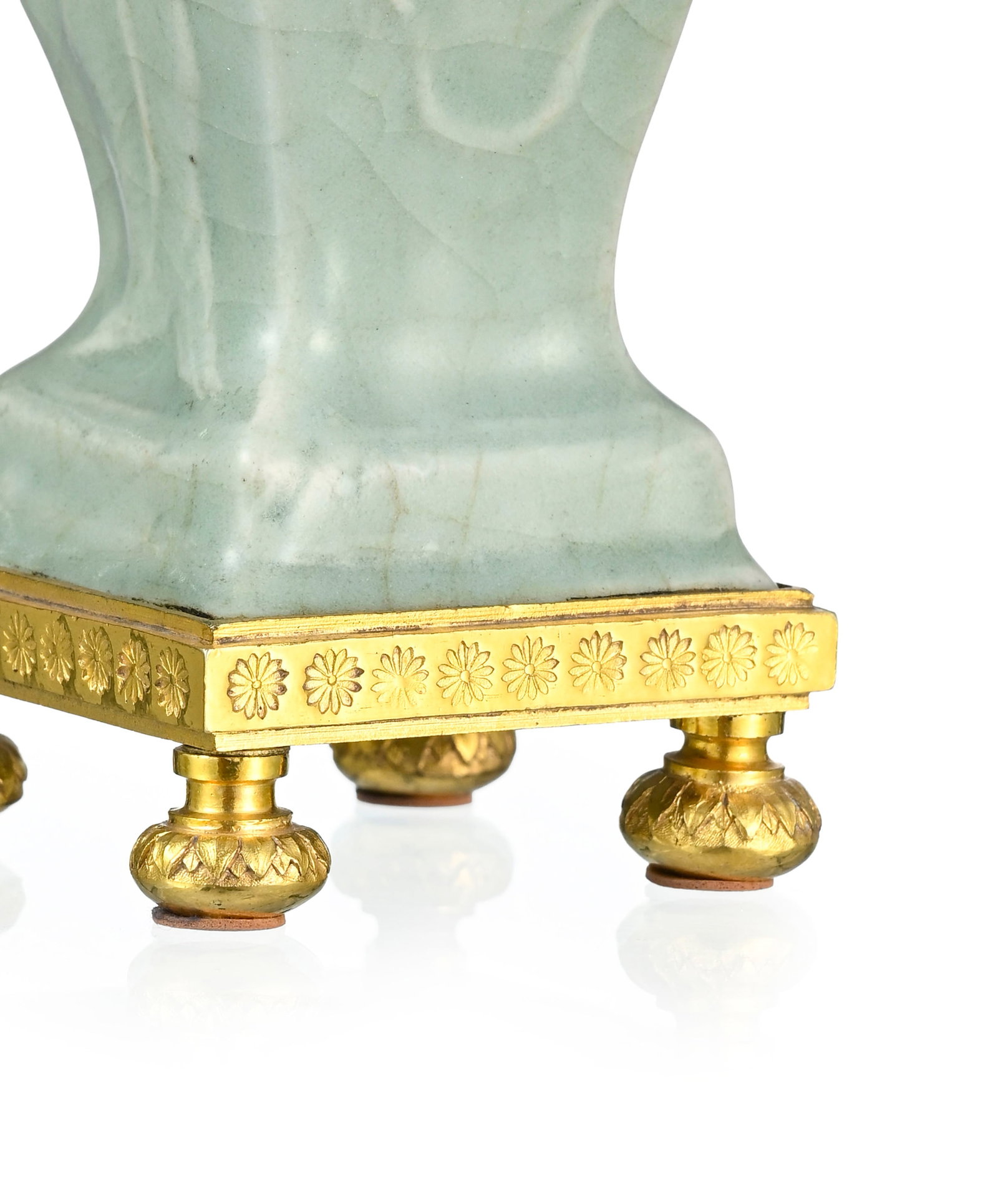 Paire de vases, Chine, XIXe s., en porcelaine à glaçure céladon craquelé, dé - 3