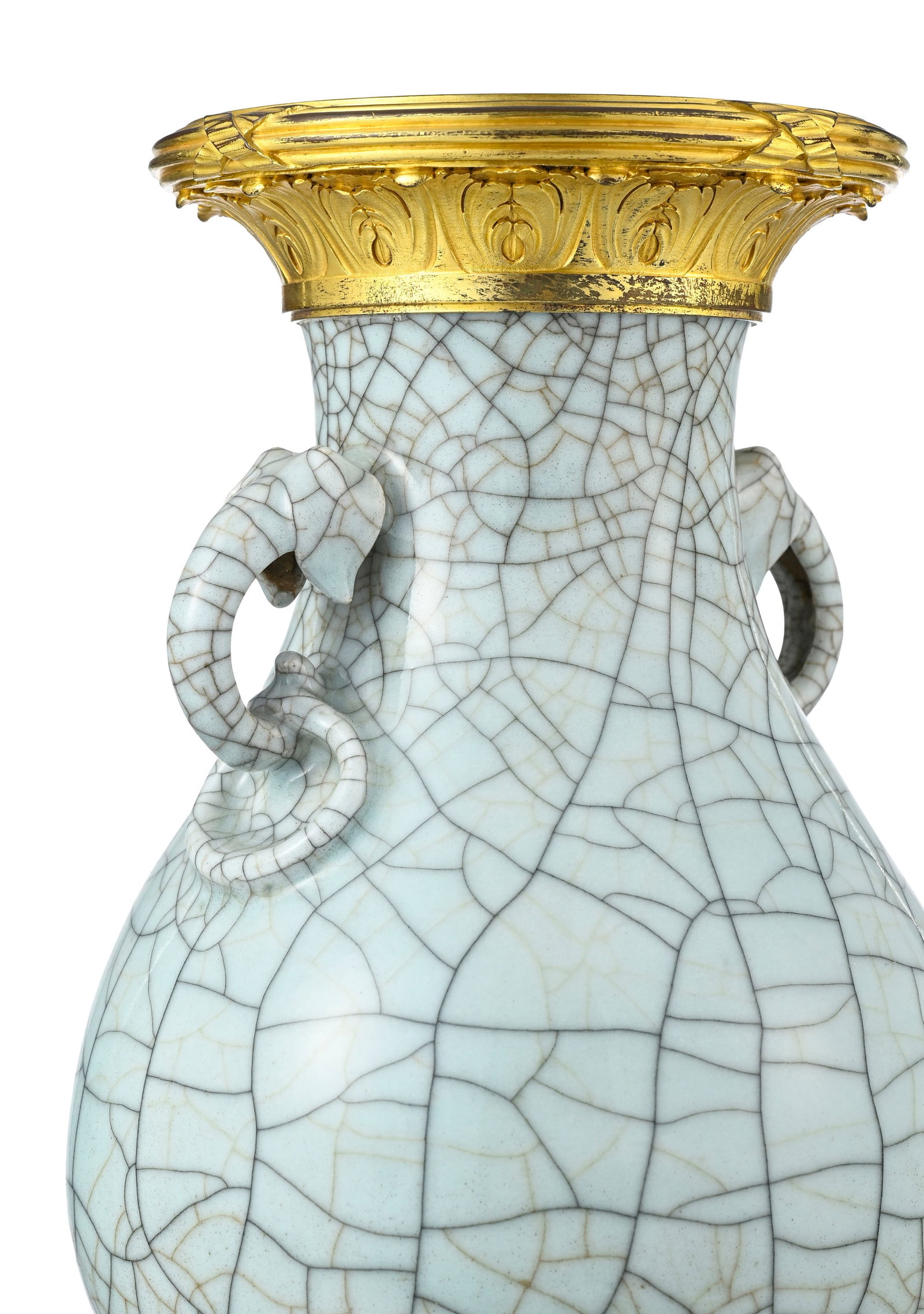Vase en porcelaine de Chine, XVIIIe s., à glaçure céladon craquelé, le corps fla - 4