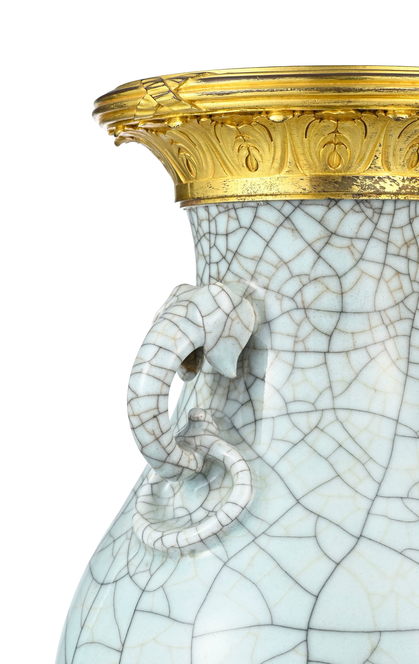 Vase en porcelaine de Chine, XVIIIe s., à glaçure céladon craquelé, le corps fla - 5