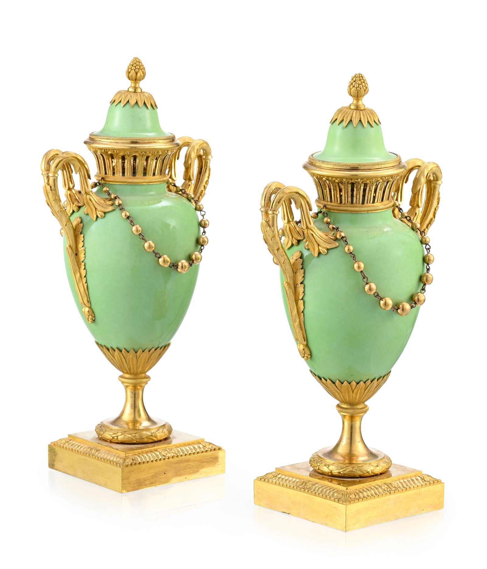 Paire de vases pot-pourri d'époque Louis XVI, en porcelaine de Locré à glaçure v - 2