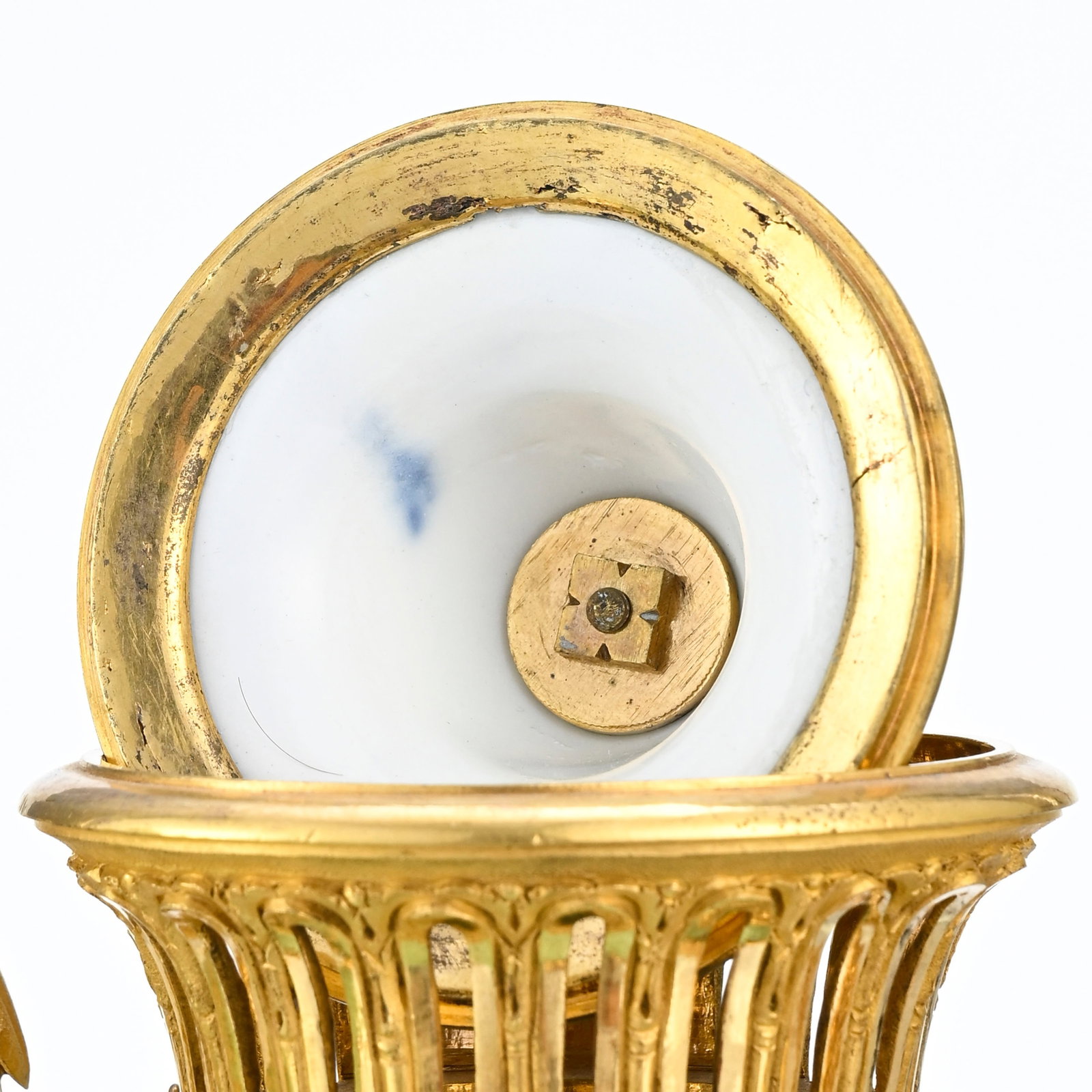 Paire de vases pot-pourri d'époque Louis XVI, en porcelaine de Locré à glaçure v - 9