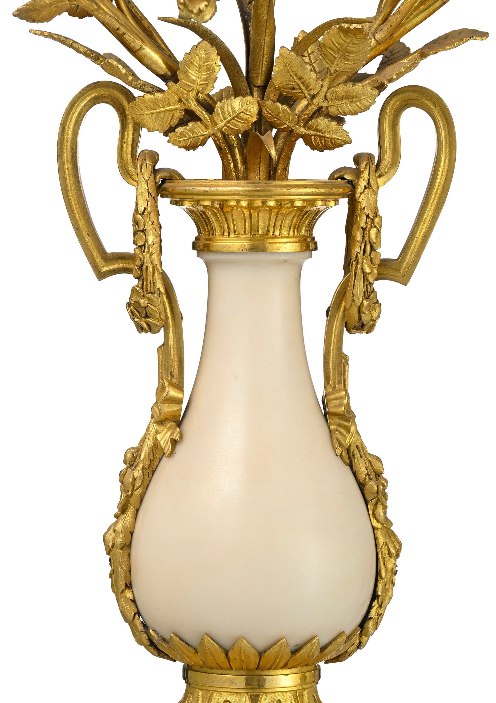 Paire de candélabres de style Louis XVI, XIXe s., à fût balustre en marbre blanc sout - 2