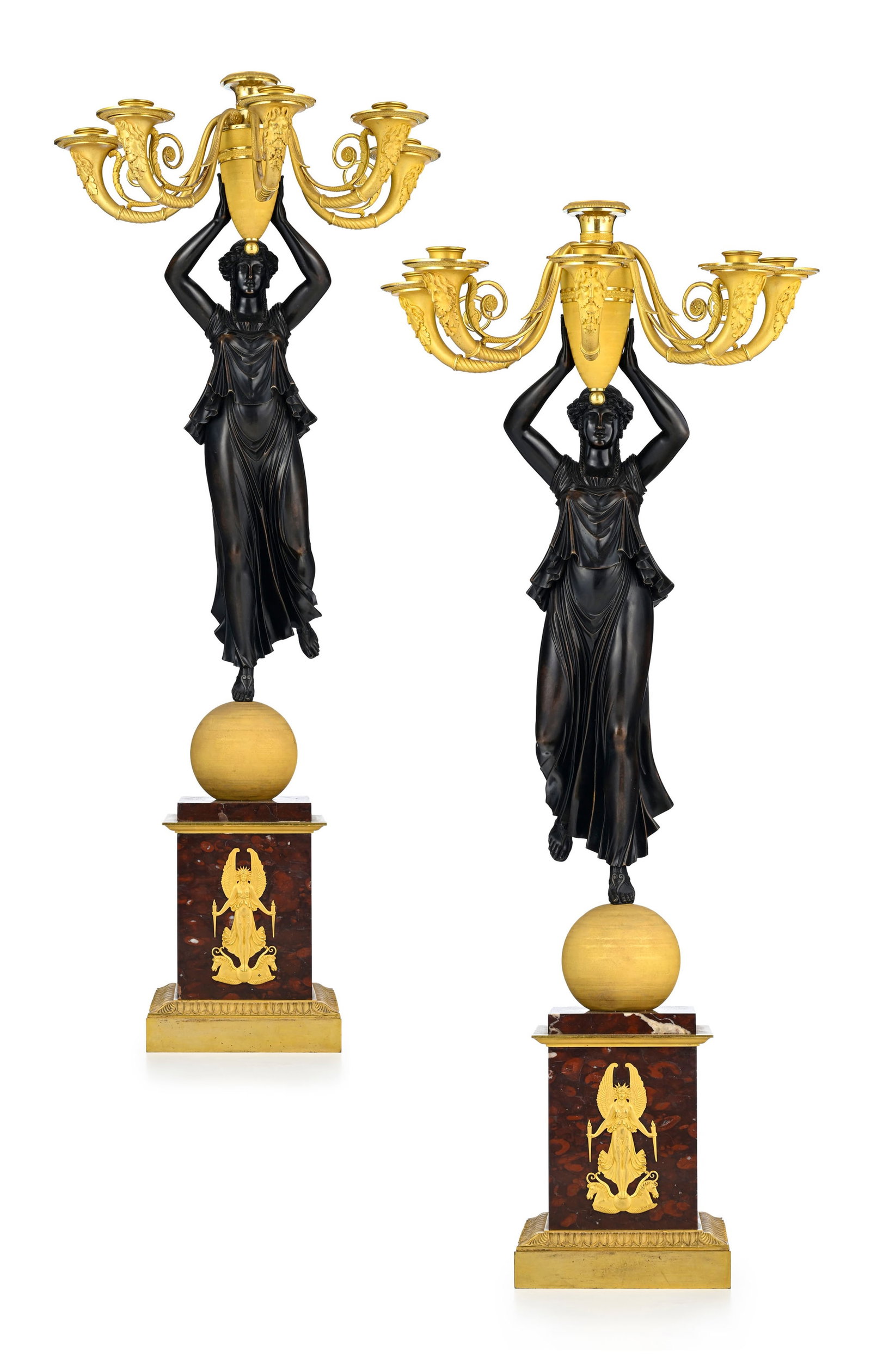 Paire de candélabres d'époque Empire, en bronze patiné et doré figurant une femm (1 of 16)