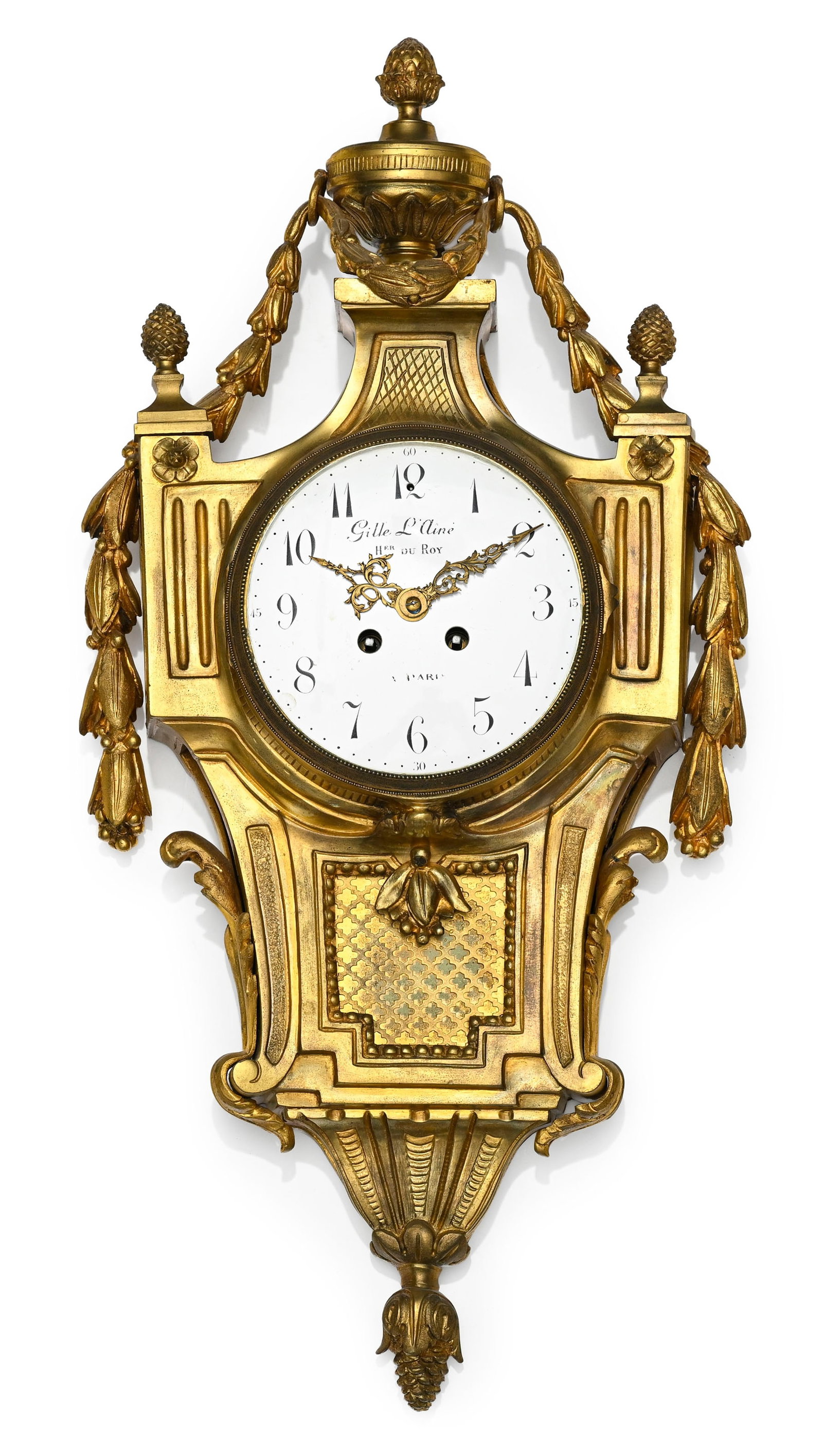 Cartel d'applique de style Louis XVI, fin du XIXe s., en bronze doré à cadran signé G: Cartel d'applique de style Louis XVI, fin du XIXe s., en bronze doré à cadran signé Gille L'Aîné, à décor de lauriers, pommes de pin, feuilles d'acanthe et
