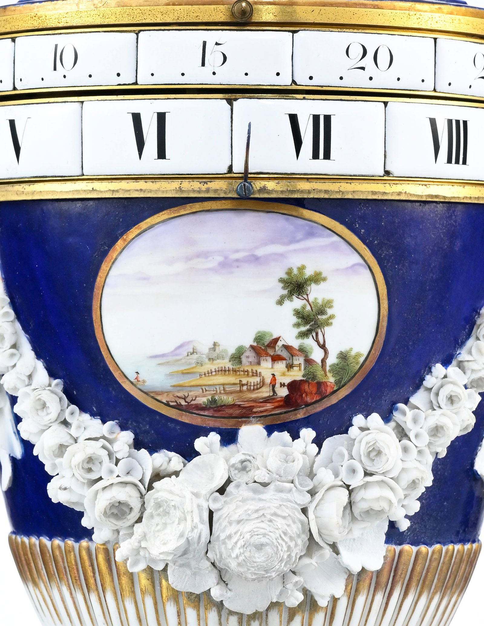 Pendule à cadrans tournants d'époque Louis XVI, en porcelaine à fond bleu de Nidervil - 9