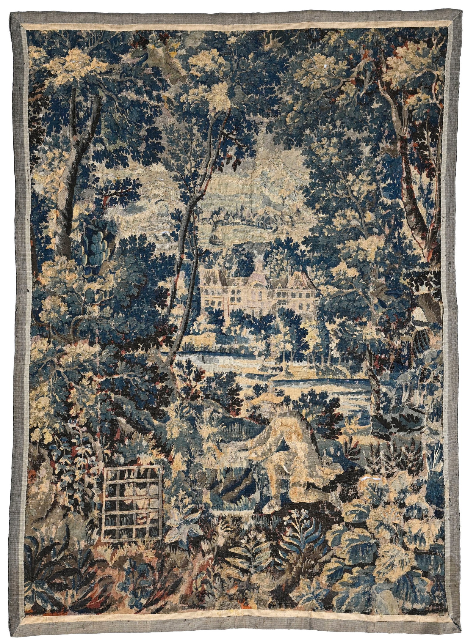 Fragment de tapisserie en laine et soie polychromes, Aubusson, XVIIIe s., à décor d'un fur: Fragment de tapisserie en laine et soie polychromes, Aubusson, XVIIIe s., à décor d'un fureteur dans un paysage arborisé avec château en arrière-plan, 206x152 cm Condition Nom