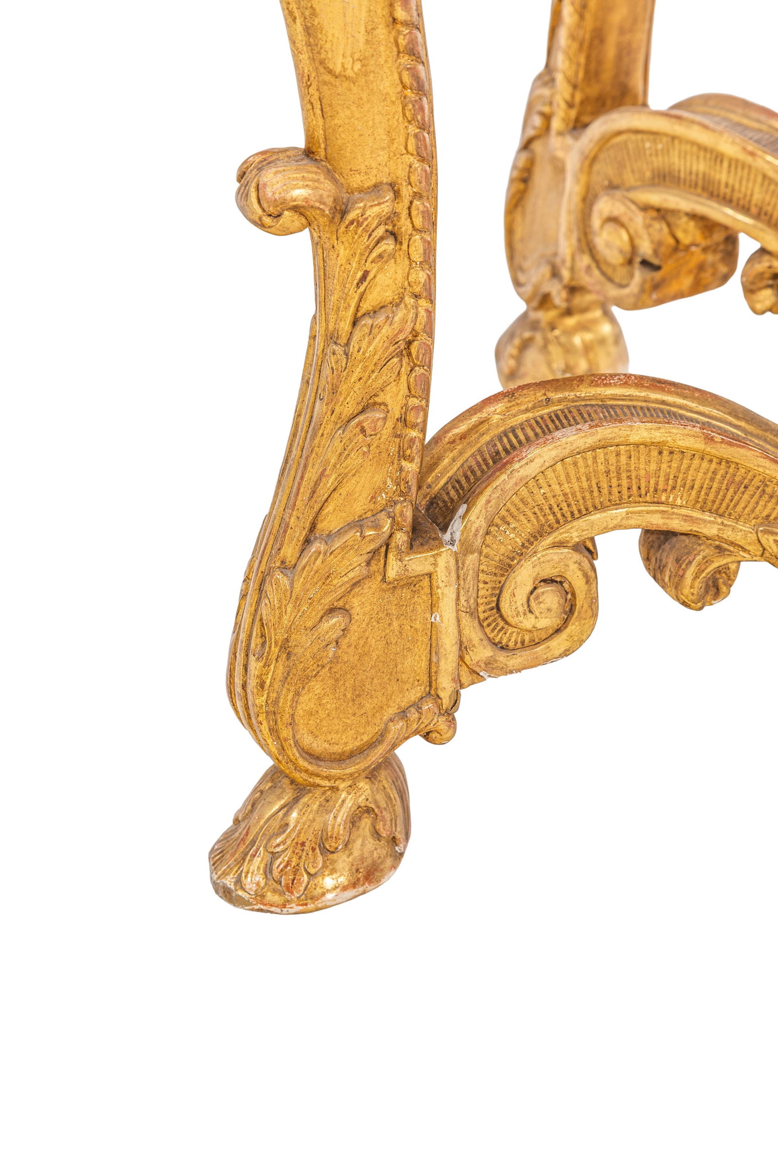 Console de style Régence, XIXe s., en bois sculpté et doré à décor de fleur - 5
