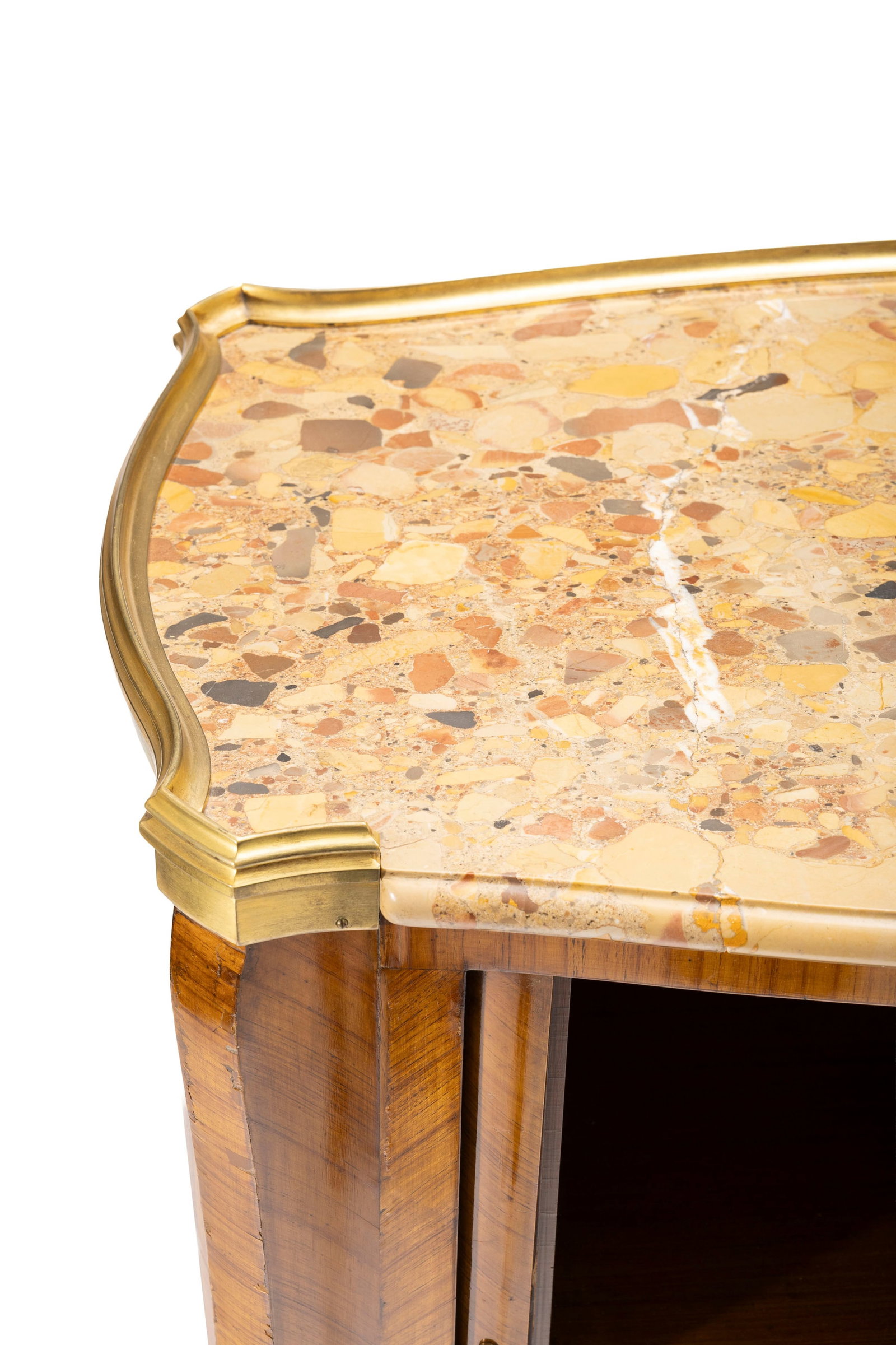 Cabinet de style Louis XV, XXe s., en placage de bois de rose, ouvrant par deux vantaux coulissants  - 3