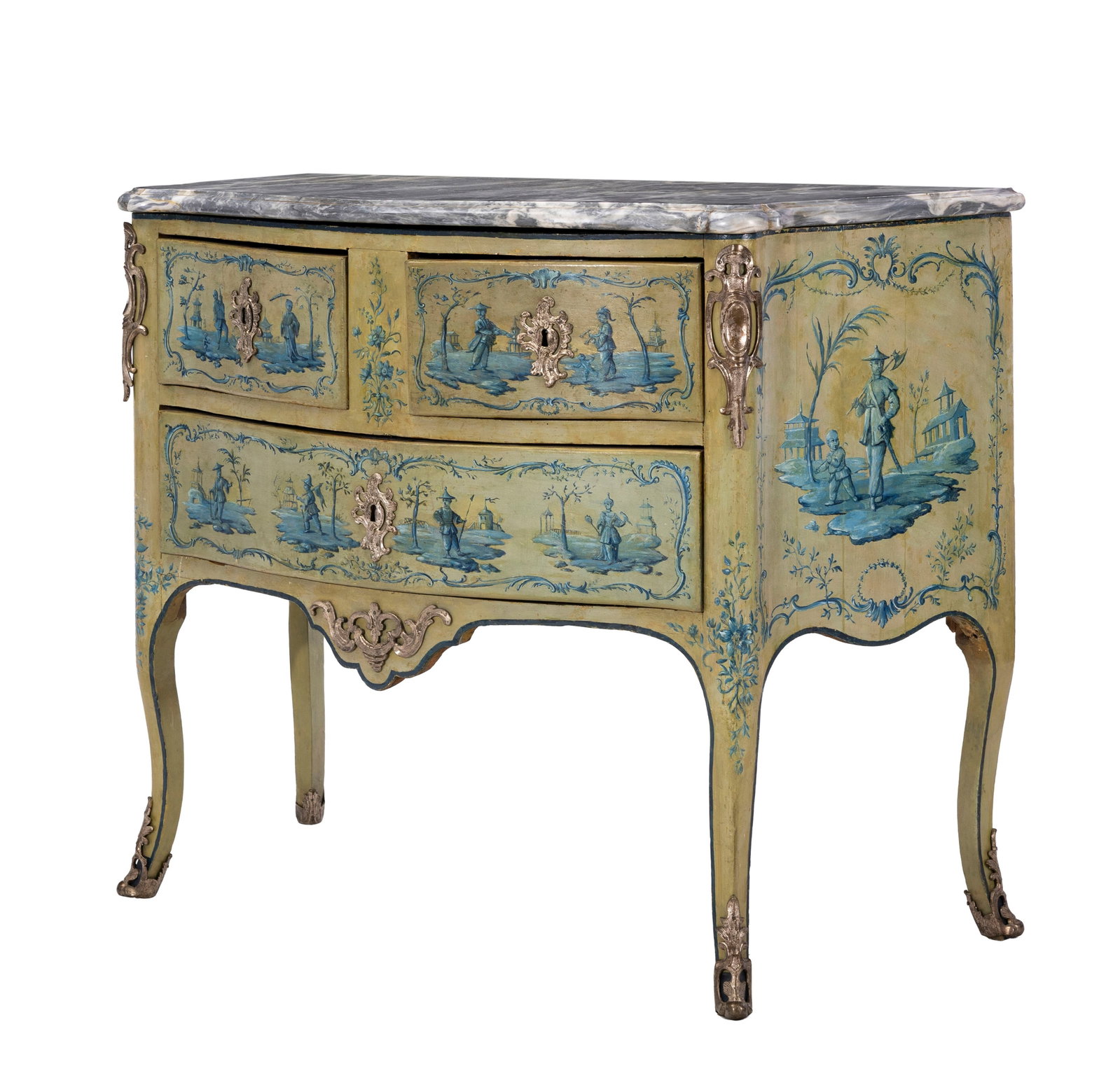 Commode d'époque Louis XV estampillée M. BARY et JME, en bois peint à décor au c: Commode d'époque Louis XV estampillée M. BARY et JME, en bois peint à décor au chinois et fleurs, ornementations en bronze argenté, façade galbée ouvrant par trois