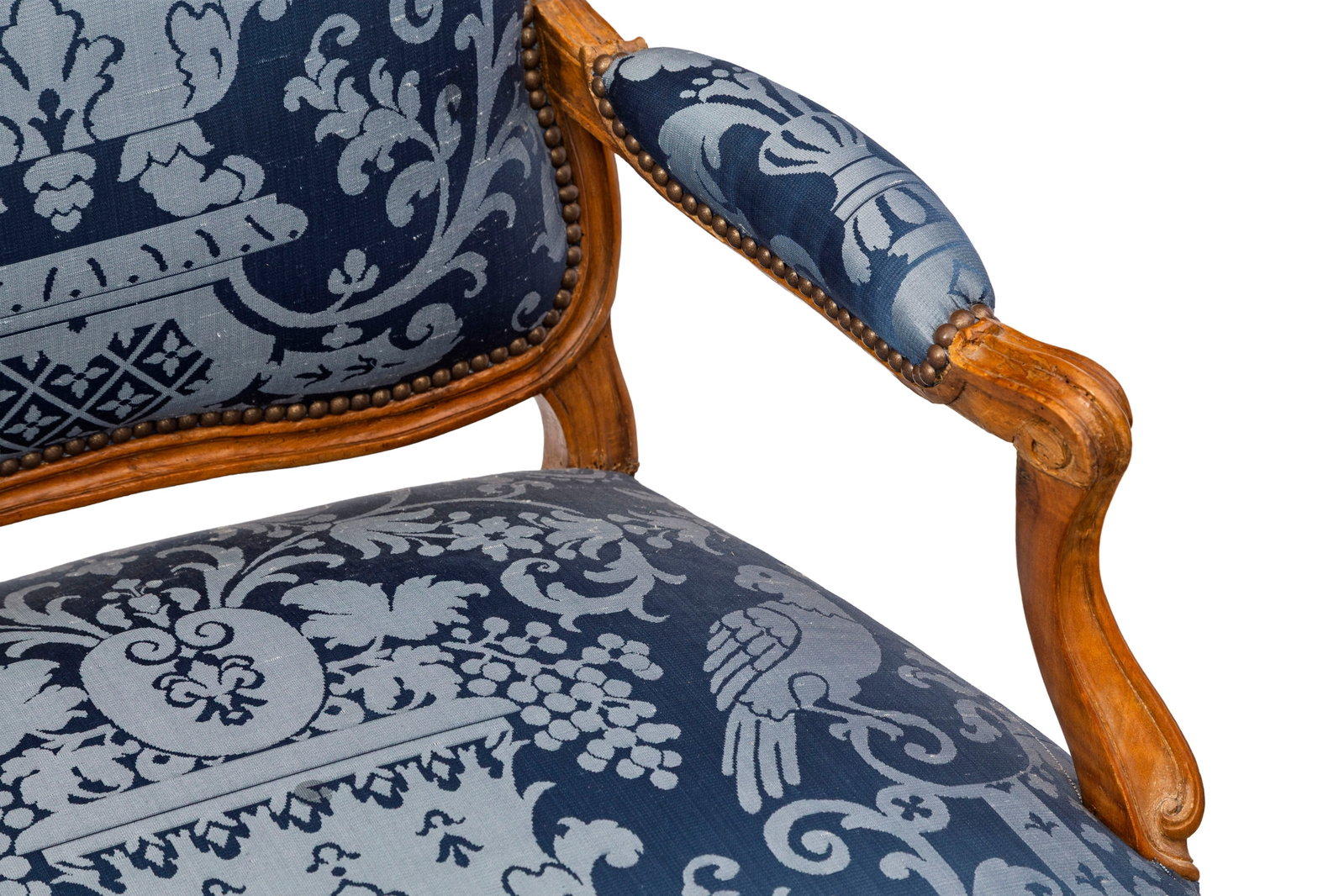 Salon d'époque Louis XV comprenant un canapé et 4 fauteuils, en hêtre mouluré et - 2