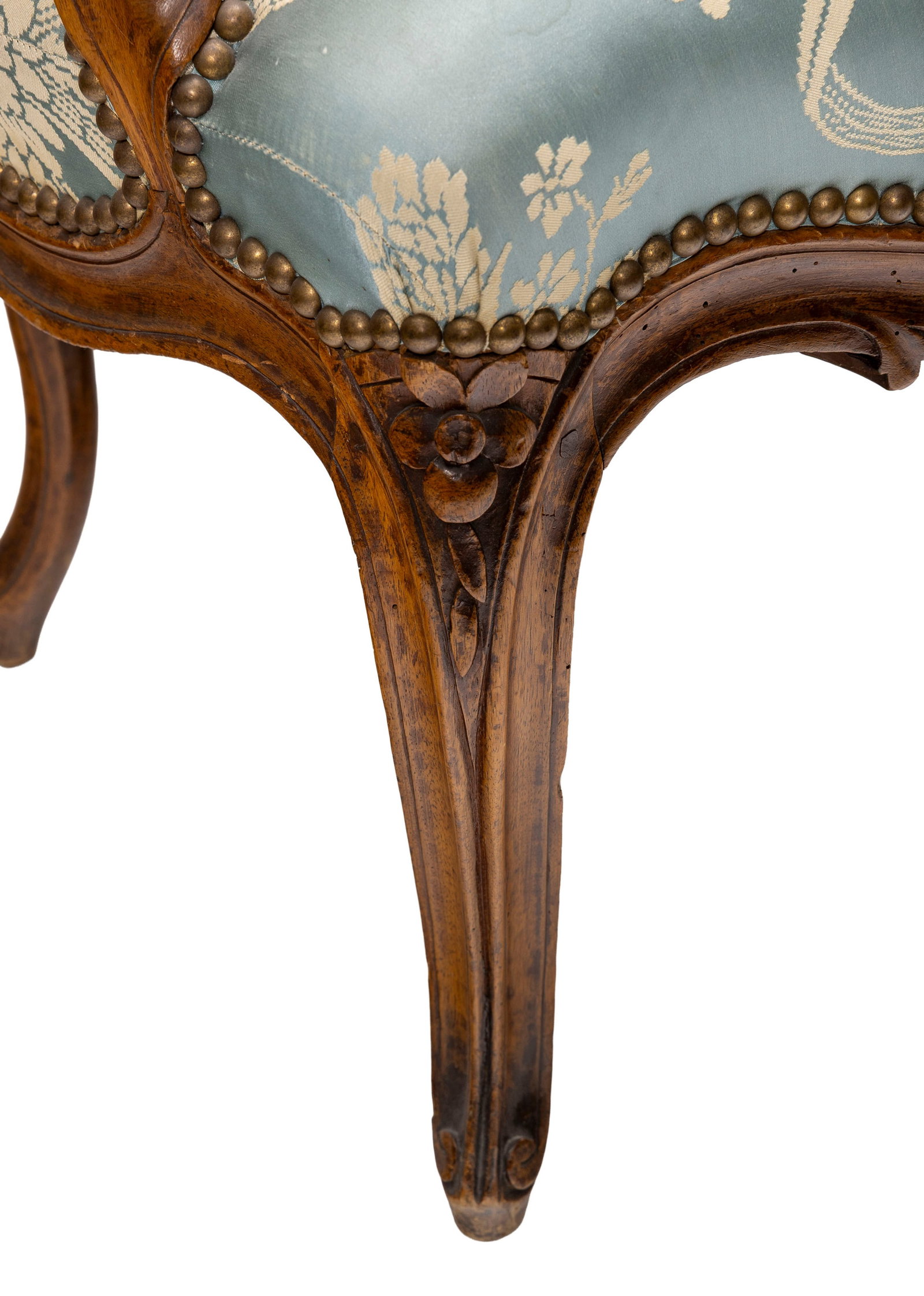 Suite de 4 fauteuils en cabriolet d'époque Louis XV, en hêtre mouluré et sculpté - 4