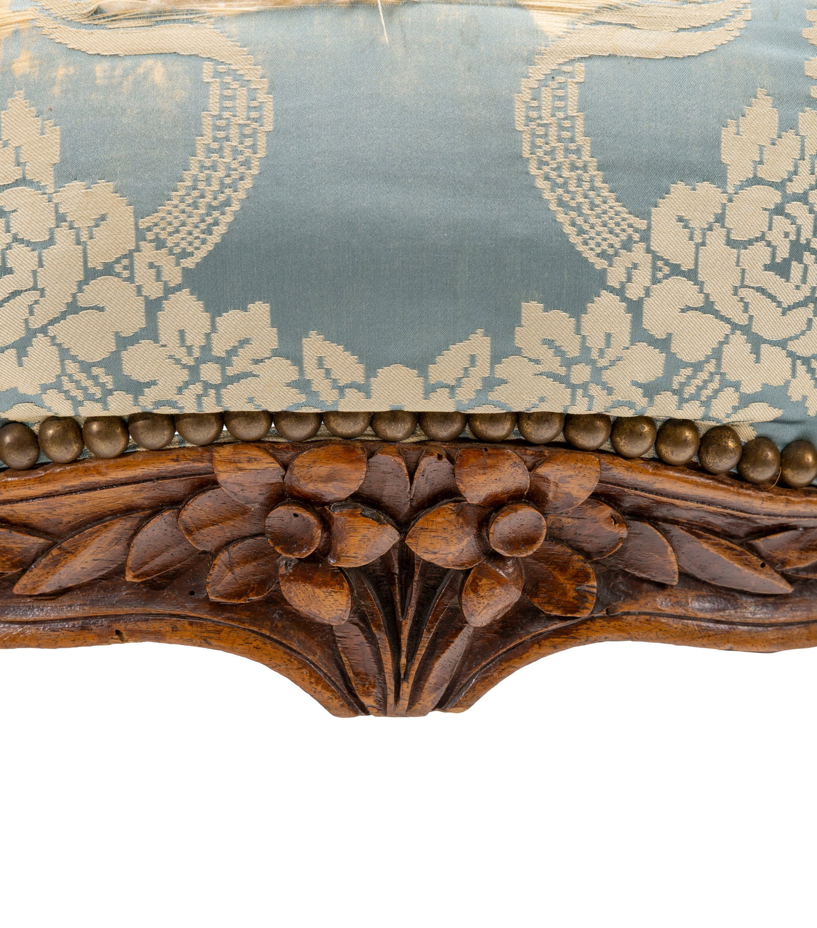 Suite de 4 fauteuils en cabriolet d'époque Louis XV, en hêtre mouluré et sculpté - 5