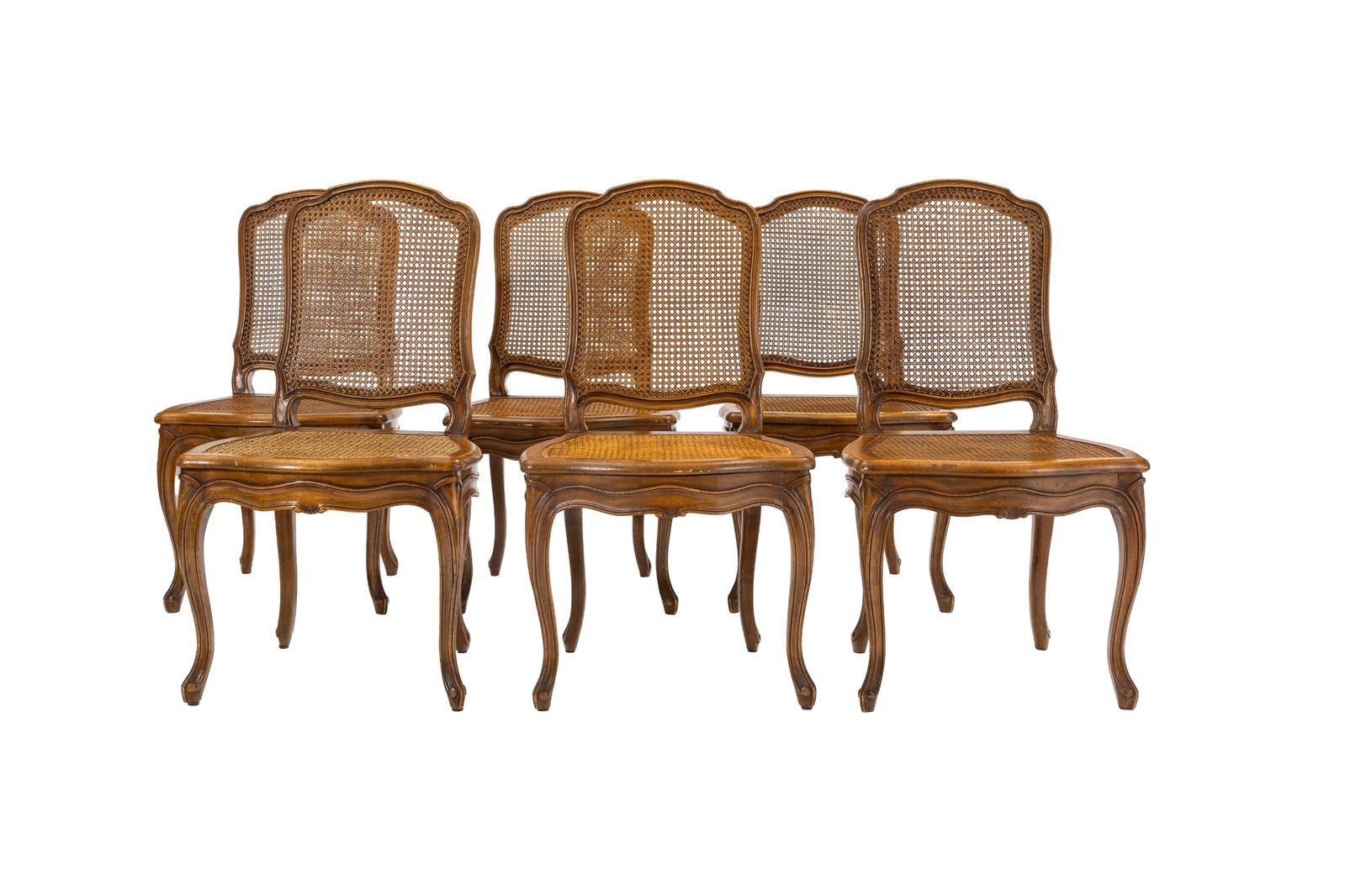 Suite de 12 chaises de style Louis XV, XXe s., en hêtre mouluré, assise et dossier cann - 2