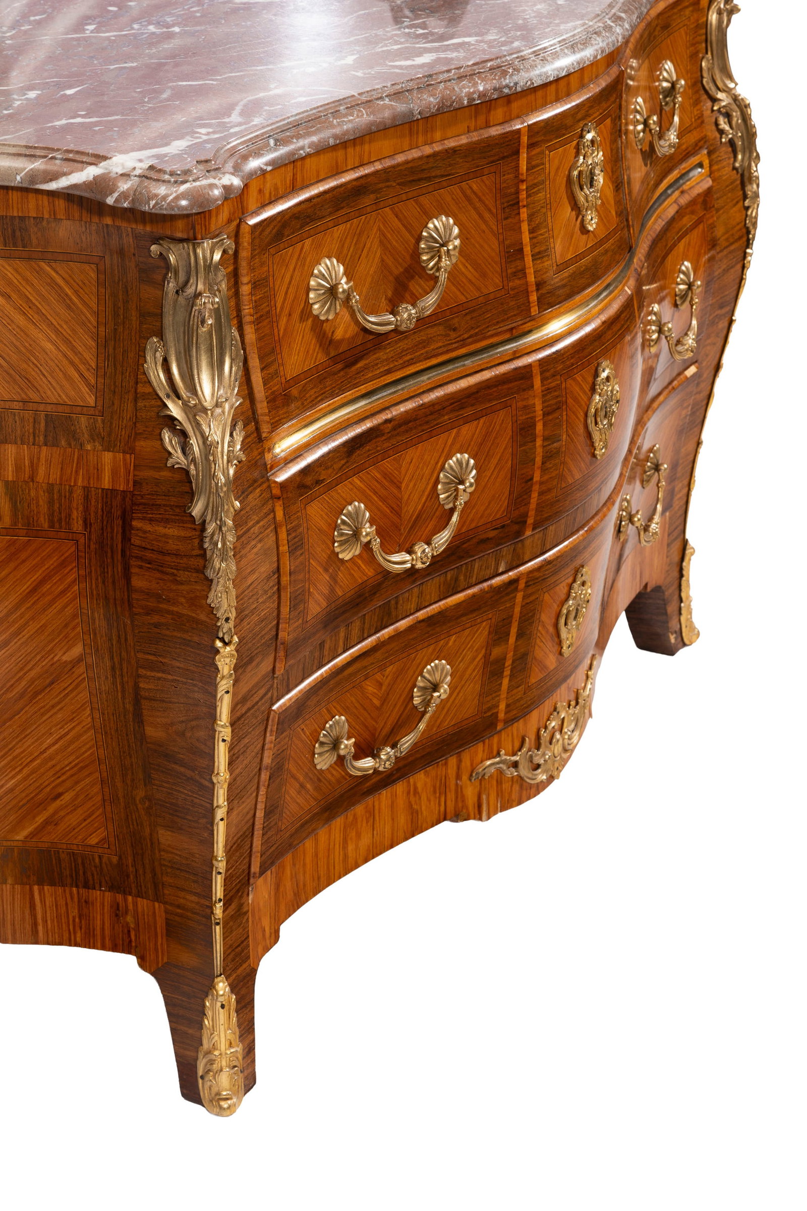 Commode tombeau de style Louis XV, XXe s., en placage de bois de rose et bois de violette, faça - 2