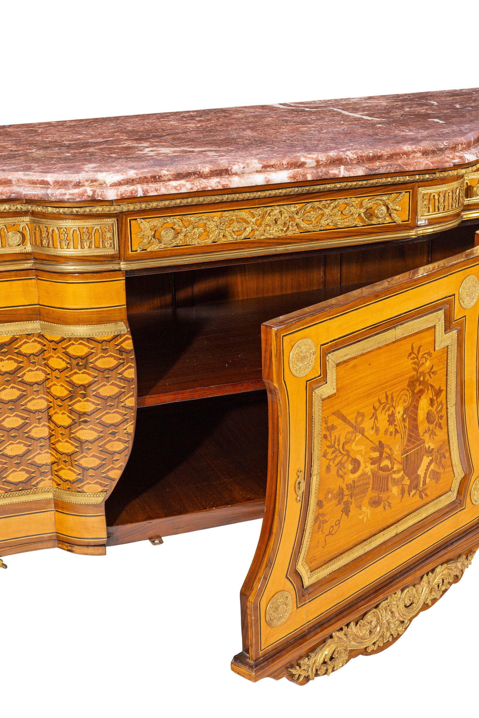 Commode de style Louis XVI d'après un modèle de Jean-Henri Riesener, XXe s., en placage de - 2