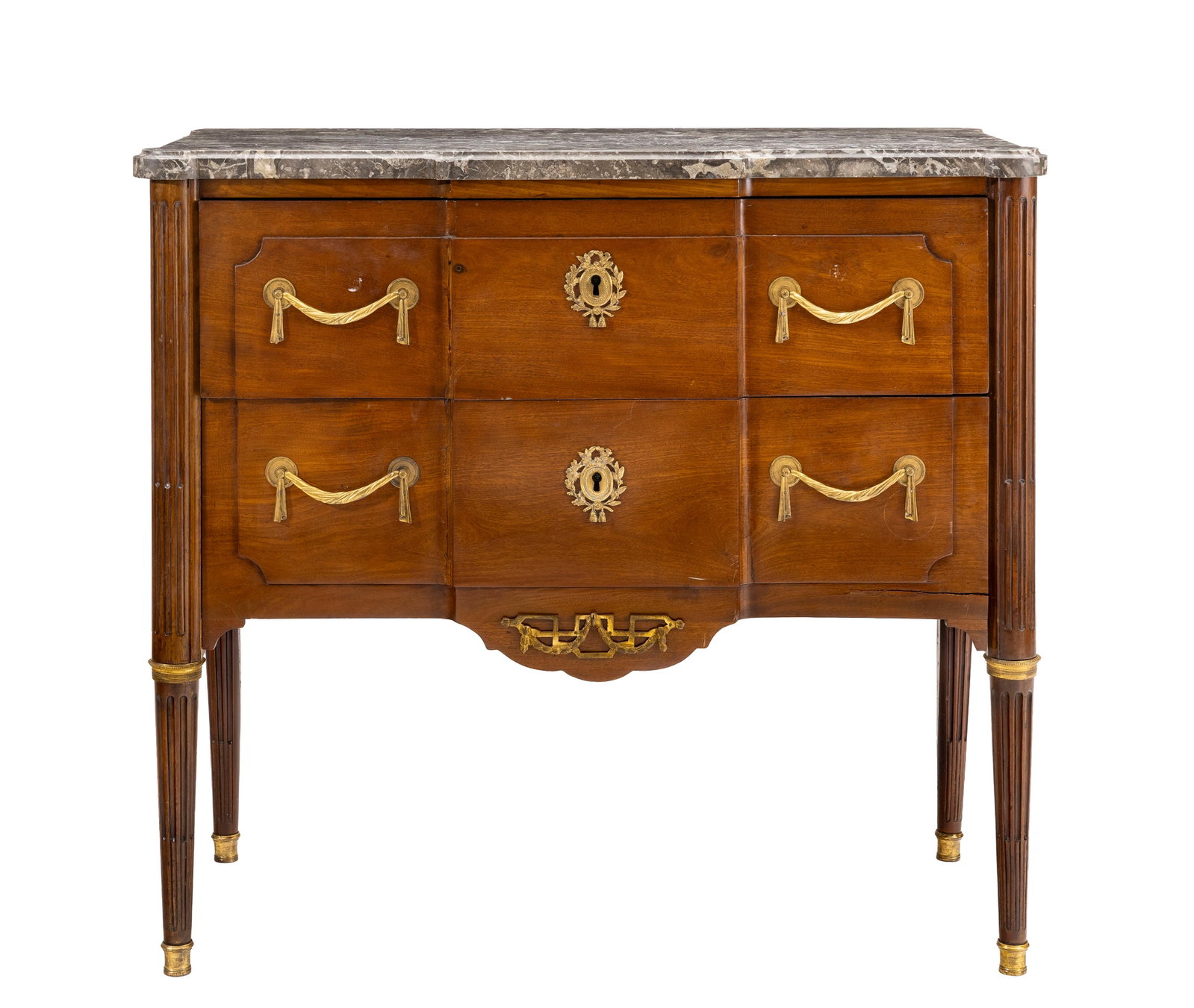 Commode d'époque Louis XVI estampillée E.AVRIL et JME, en placage d'acajou, façade &#: Commode d'époque Louis XVI estampillée E.AVRIL et JME, en placage d'acajou, façade à ressaut ouvrant par deux tiroirs, montants rudentés, plateau en marbre gris Saint-Anne,
