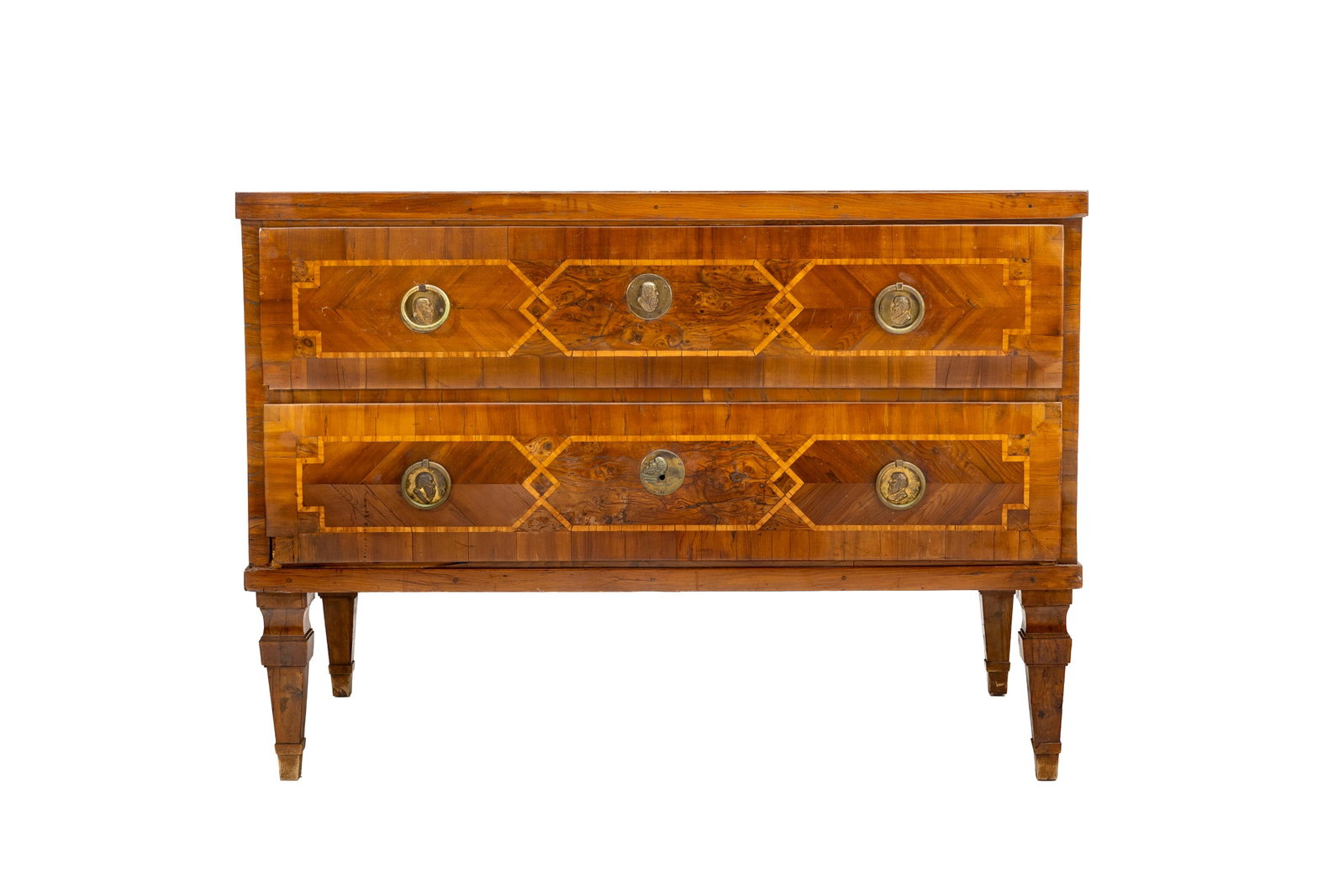 Paire de commodes, Suisse, XVIIIe s., en placage de noyer et filets de marqueterie, ouvrant par deux - 4