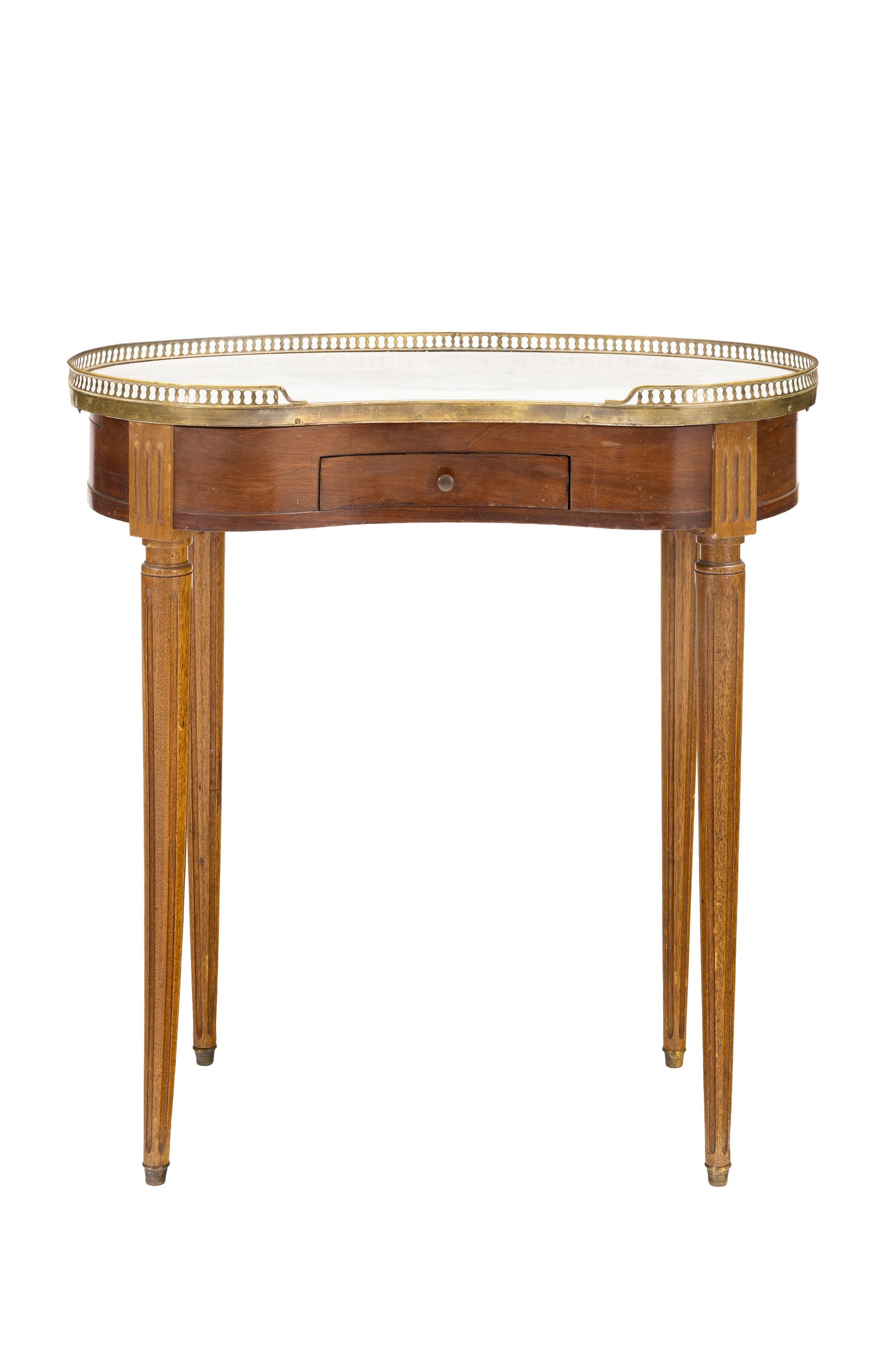 Table de salon de style Louis XVI, XIXe s., en placage d'acajou, ouvrant par un tiroir en ceinture, : Table de salon de style Louis XVI, XIXe s., en placage d'acajou, ouvrant par un tiroir en ceinture, pieds cannelés, plateau en marbre blanc ceint d'une galerie ajourée en laiton, 75x70x41 cm