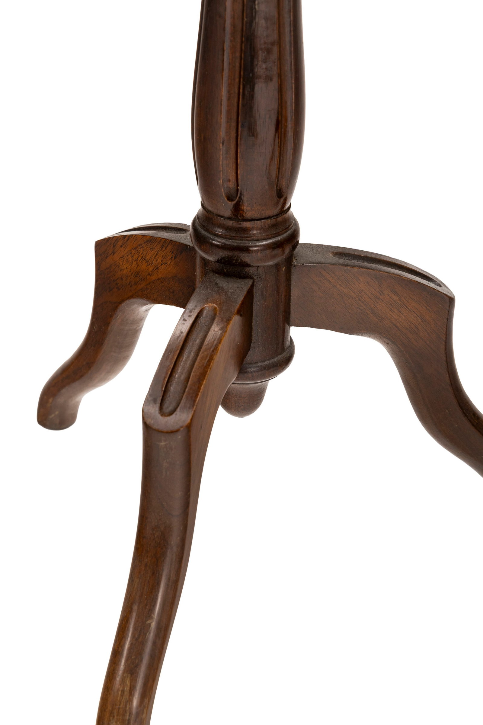 Paire de petits guéridons de style Louis XVI, XXe s., en acajou, à plateau circulaire en m - 3