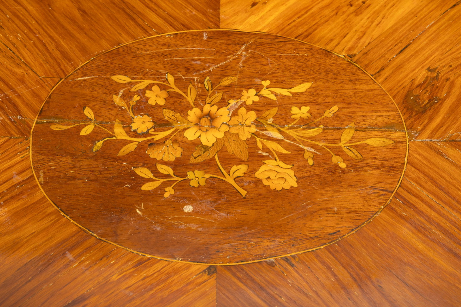 Coiffeuse, début XIXe s., en placage de bois de rose, bois de violette et marqueterie de fleurs - 2