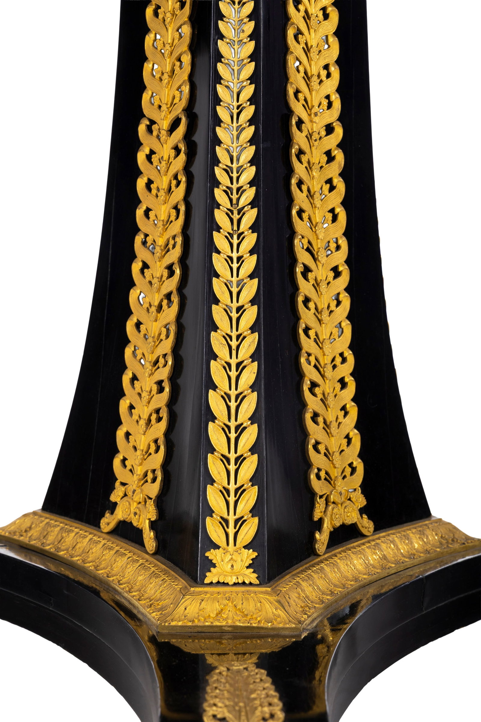 Guéridon d'époque Empire, en placage d'ébène et ornementations en bronze dor - 3