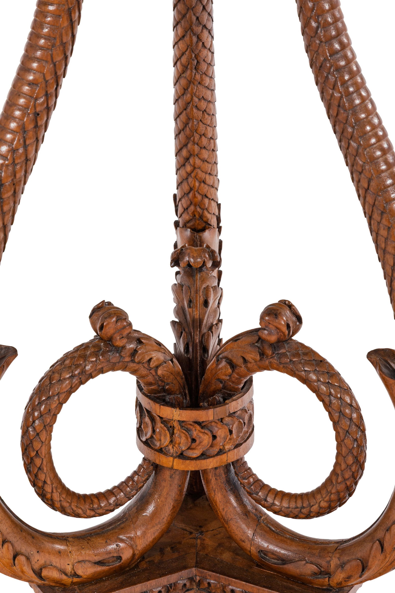 Athénienne, XIXe s., en bois sculpté, montants simulant des serpents et terminés par  - 4