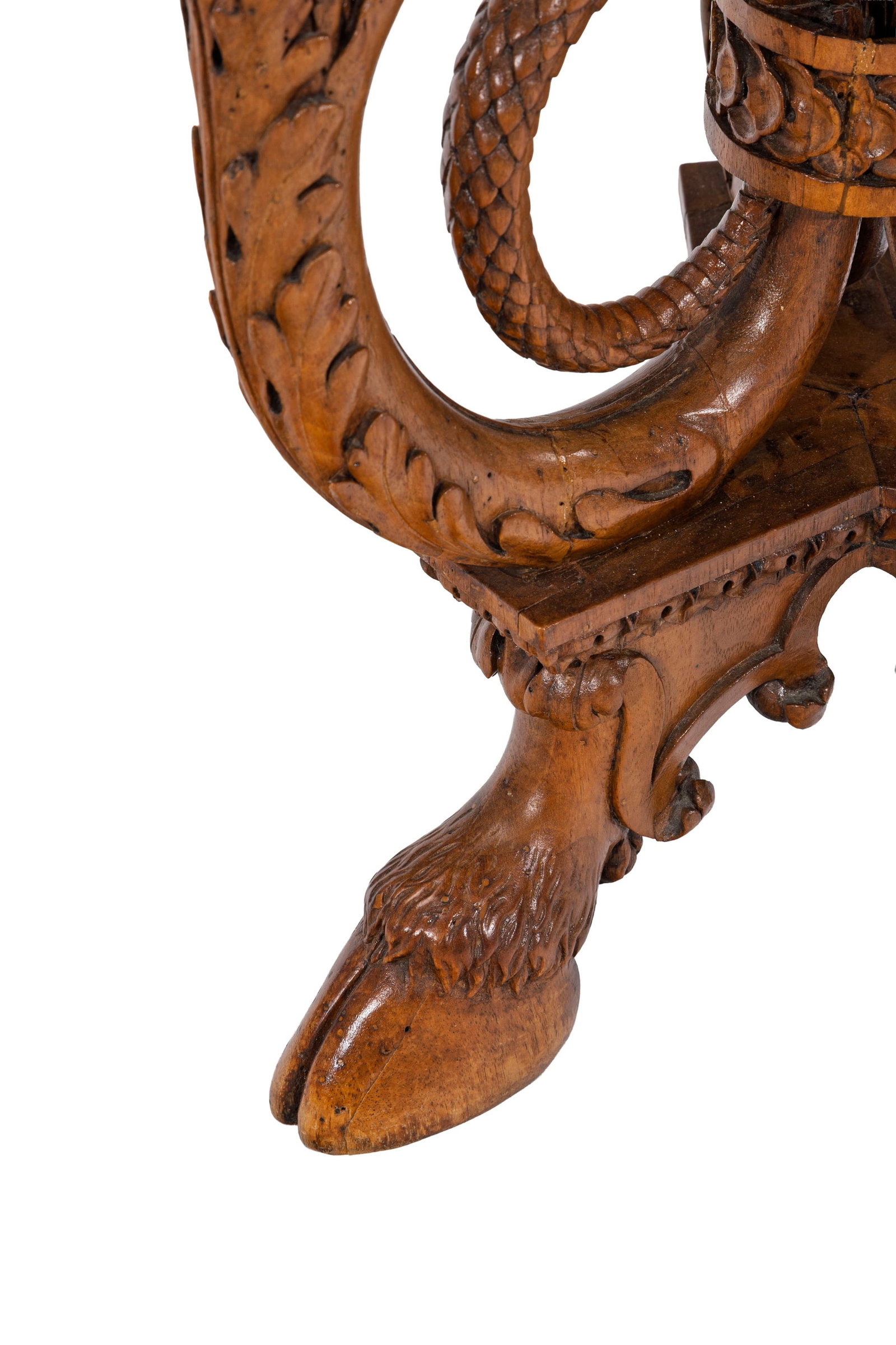 Athénienne, XIXe s., en bois sculpté, montants simulant des serpents et terminés par  - 5