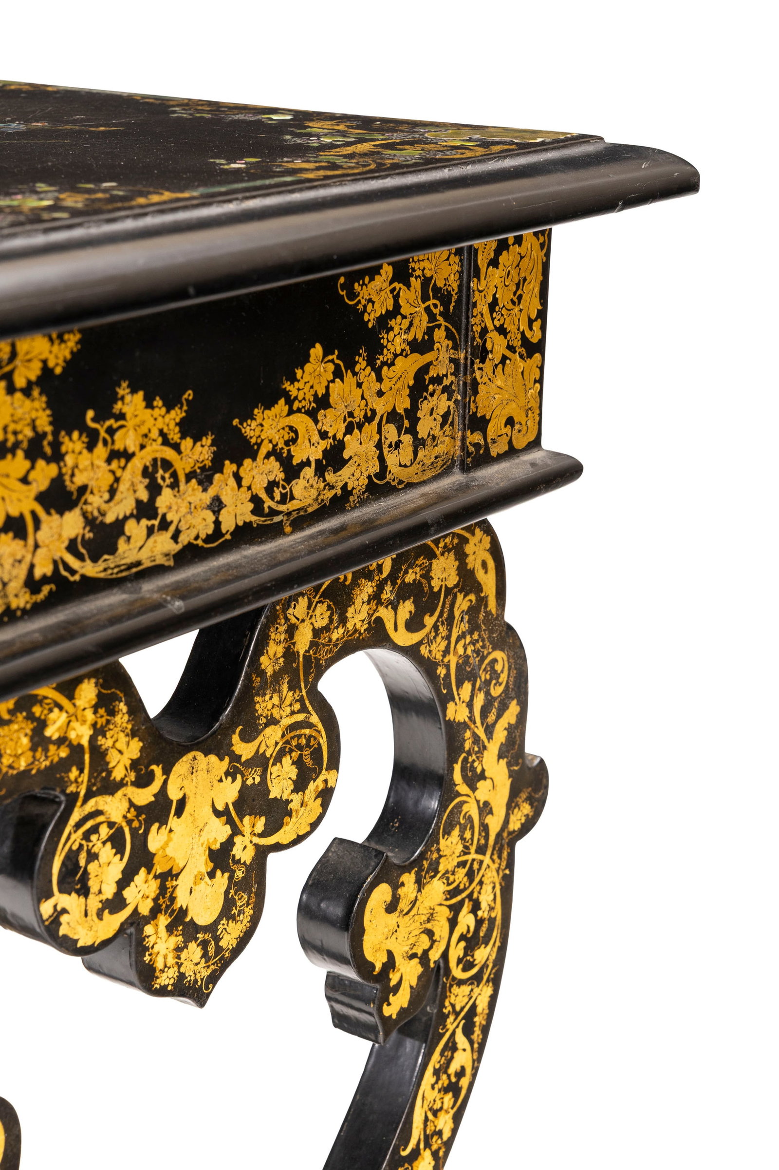 Table à ouvrage d'époque Napoléon III, en bois noirci à décor peint et dor& - 2