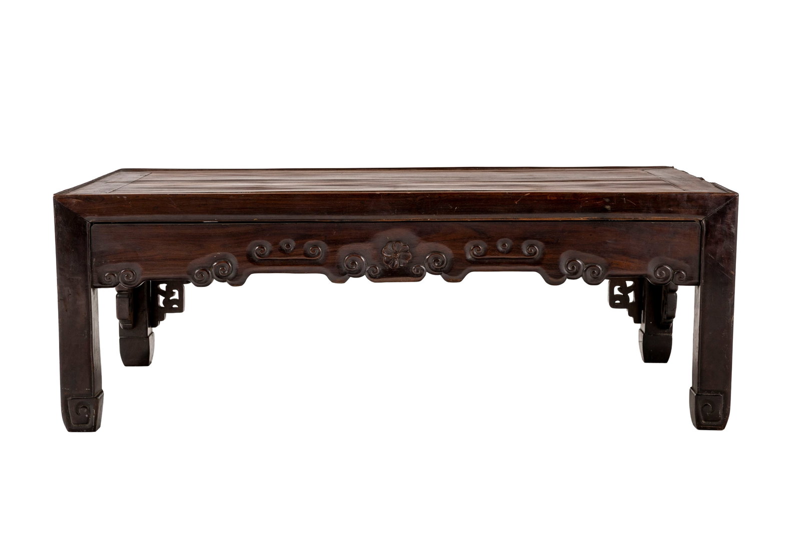 Table basse, Chine, fin dynastie Qing, en hongmu avec incrustations de nacre, ceinture ajourée,: Table basse, Chine, fin dynastie Qing, en hongmu avec incrustations de nacre, ceinture ajourée, 39x109x60 cm Pour ce lot, la TVA due par l'acheteur est calculée sur le prix d'adjudication au