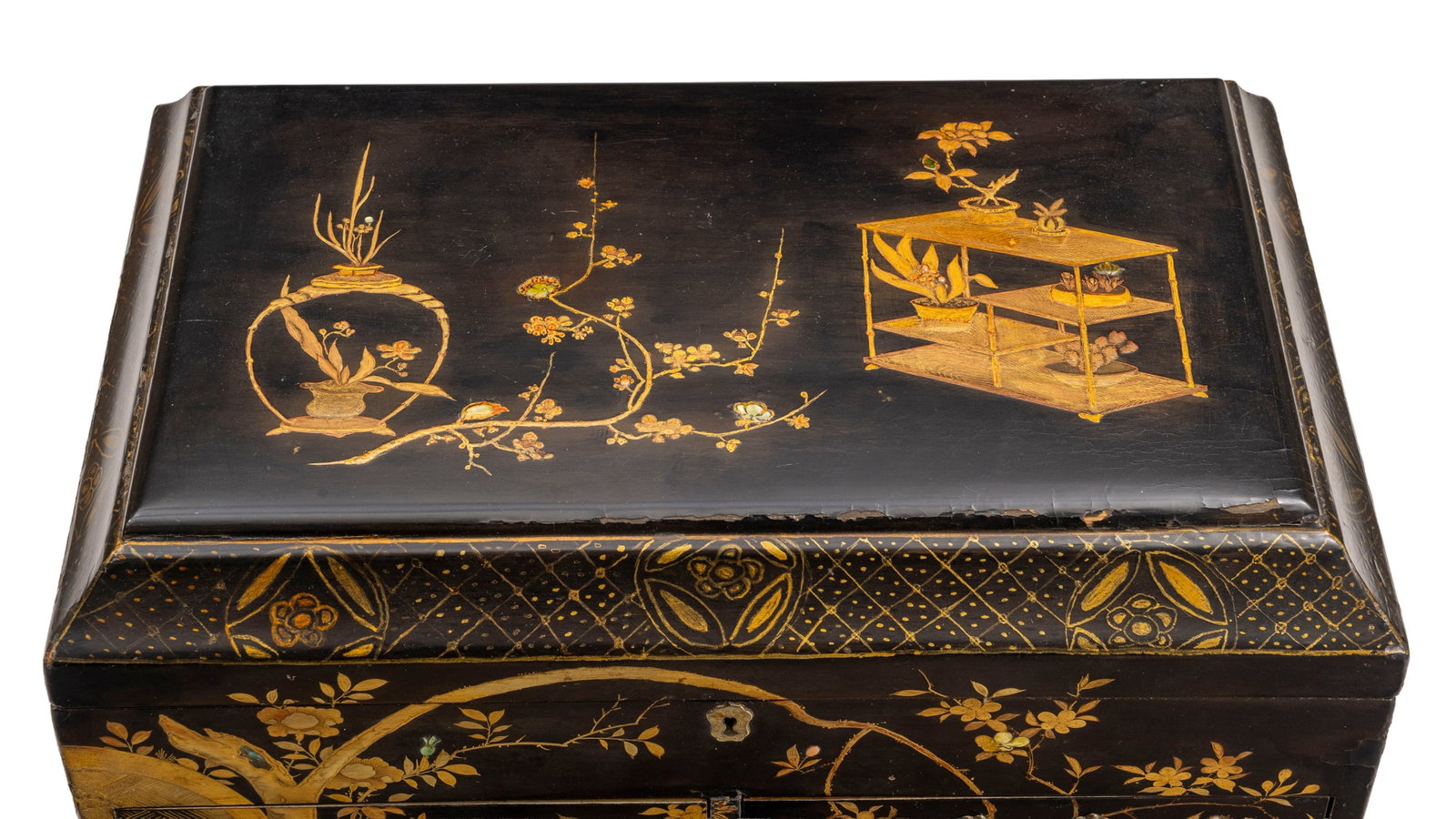 Table à ouvrage, Japon, fin d'époque Meiji, en laque noire et or, ouvrant par le plateau d - 6