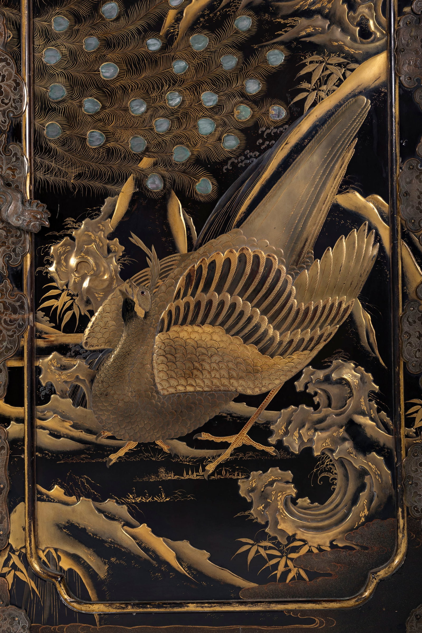 Cabinet, Japon, époque Meiji, en bois laqué noir et ferrures patinées à déc - 6