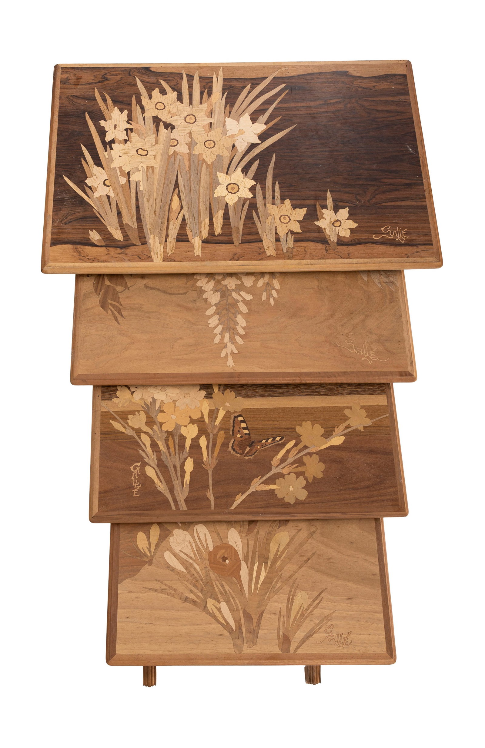 Suite de 4 tables gigognes d'époque Art Nouveau signées Gallé, à plateaux marque - 2