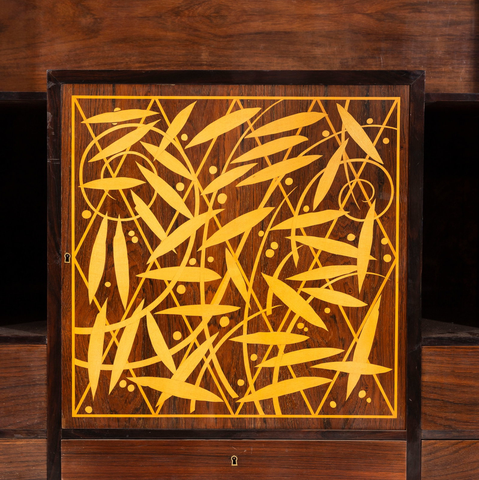 Cabinet d'époque Art Déco par Philippe Petit et René Joubert, en placage de noyer, ou - 4