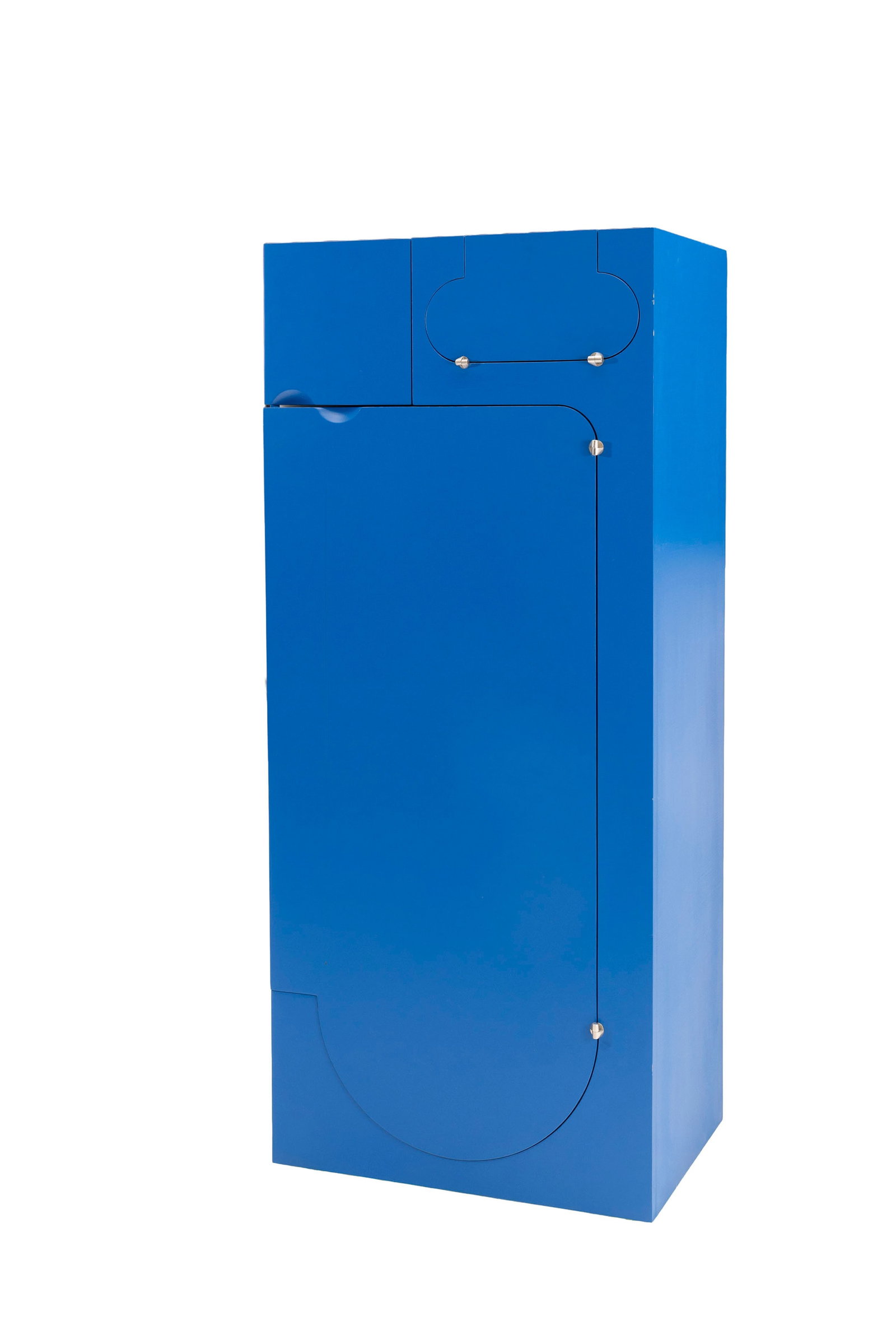Cabinet Squadra par Klaus Vogt(né en 1938), en mélaminé laqué bleu, ouvrant en f: Cabinet Squadra par Klaus Vogt(né en 1938), en mélaminé laqué bleu, ouvrant en façade par un tiroir et deux vantaux, 142x61x44 cm