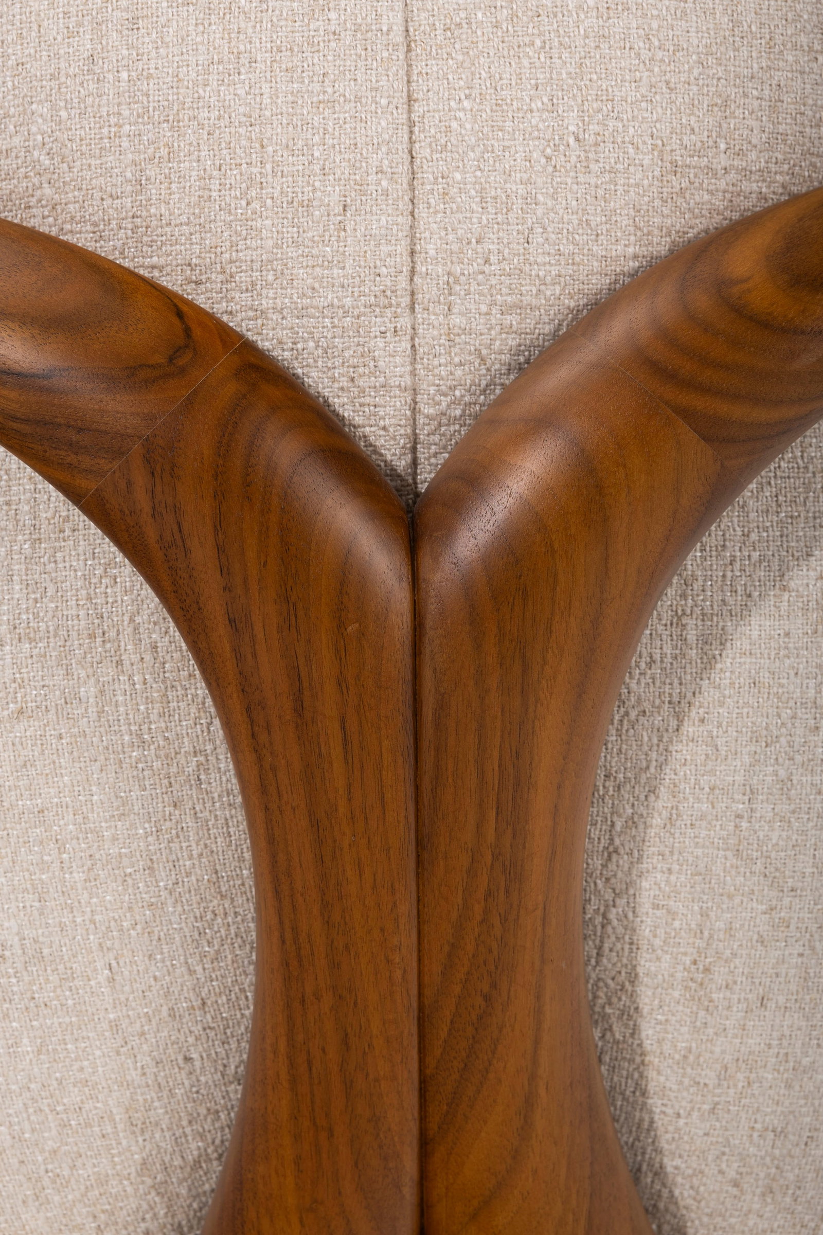 Fauteuil HUG par Rossella Pugliatti (né en 1967), édition Giorgetti, structure en noyer, g - 6