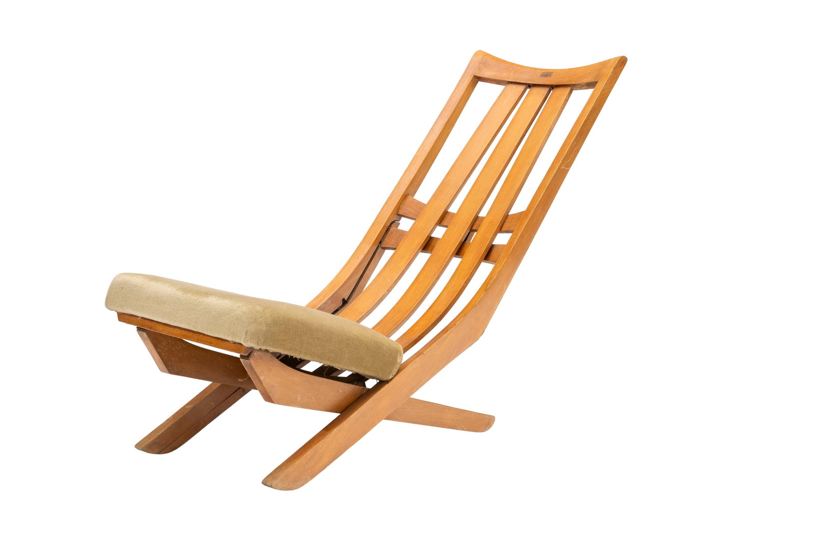 Chaise pliante, XXe s., en bois fruitier, garniture de l'assise en velours vert (1 of 2)