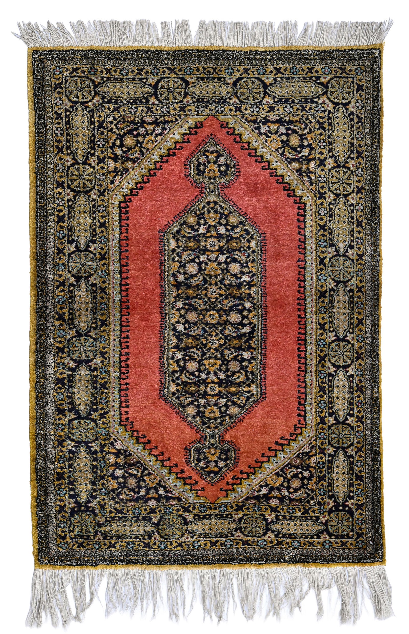 Tapis Ghom en soie, Iran, 2ème moitié du XXe s., à décor d'un hexagone central b: Tapis Ghom en soie, Iran, 2ème moitié du XXe s., à décor d'un hexagone central bleu marine à champs de fleurs stylisés, le tout inscrit dans un grand hexagone à