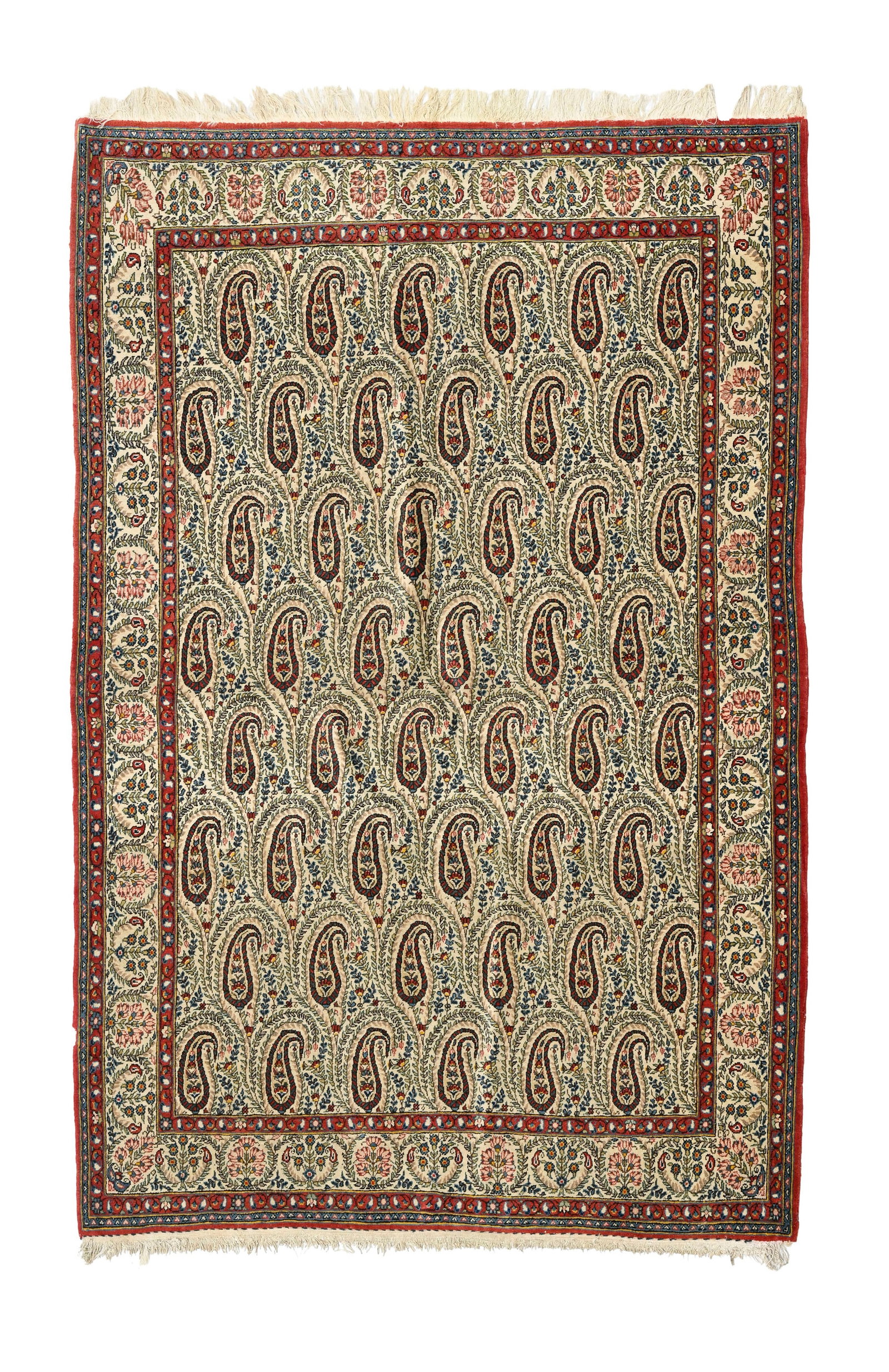 Tapis Ghom, Iran, milieu du XXe s., à semis de botehs ceinturés par des guirlandes de feui: Tapis Ghom, Iran, milieu du XXe s., à semis de botehs ceinturés par des guirlandes de feuilles sur fond beige, bordure fleurie beige, 142x206 cm