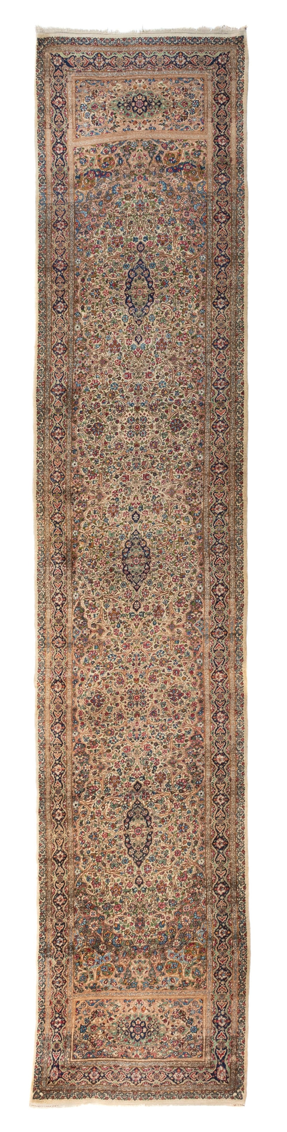 Paire de tapis de passage Kerman, Iran, 1ère moitié du XXe s., à décor de mé - 2