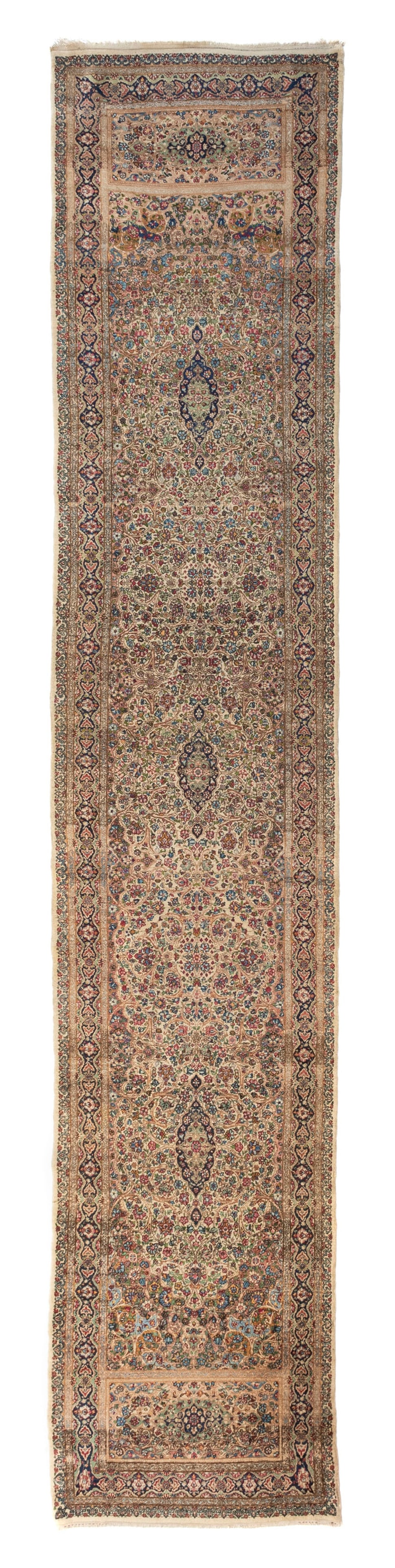 Paire de tapis de passage Kerman, Iran, 1ère moitié du XXe s., à décor de mé - 3