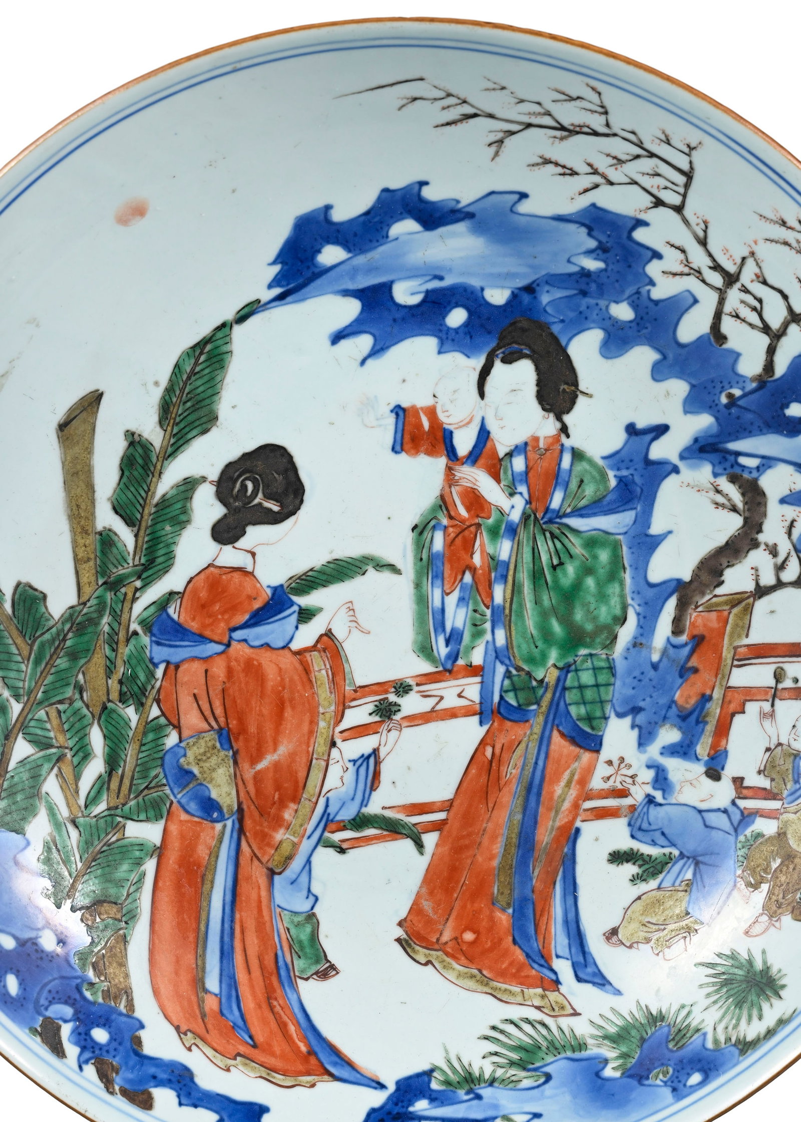 Plat creux en porcelaine wucai, Chine, probablement époque Transition (1618-1683), décor d - 3