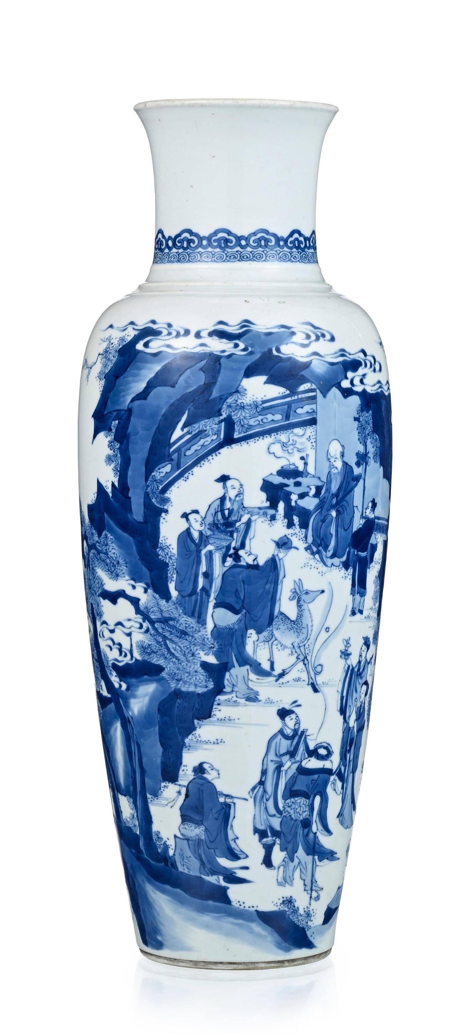 Vase en porcelaine, Chine, dynastie Qing, décor en bleu d'Immortels dans un paysage, marque Jia: Vase en porcelaine, Chine, dynastie Qing, décor en bleu d'Immortels dans un paysage, marque Jiajing sous la base, h. 44 cm A blue and white porcelain vase, China, Qing dynasty, Jiajing mark under