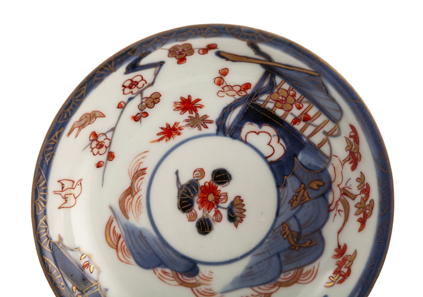 Ensemble de 3 coupes et 3 soucoupes en porcelaine Imari, Chine, XVIIIe s., comprenant: 2 coupes et 1 - 2