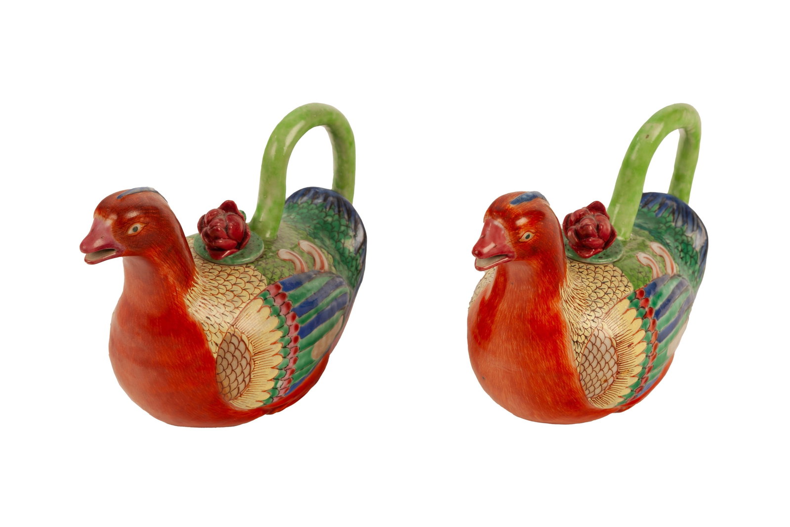 2 verseuses en porcelaine en forme de canard, Chine, dynastie Qing, prise en forme de lotus, l. 19,5 - 2