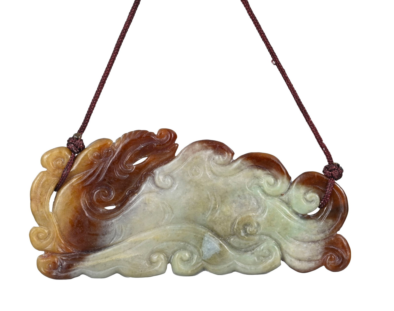 Ensemble de 5 sculptures et 1 flacon à priser en jade, Chine, comprenant: 1 pendentif avec chie - 4