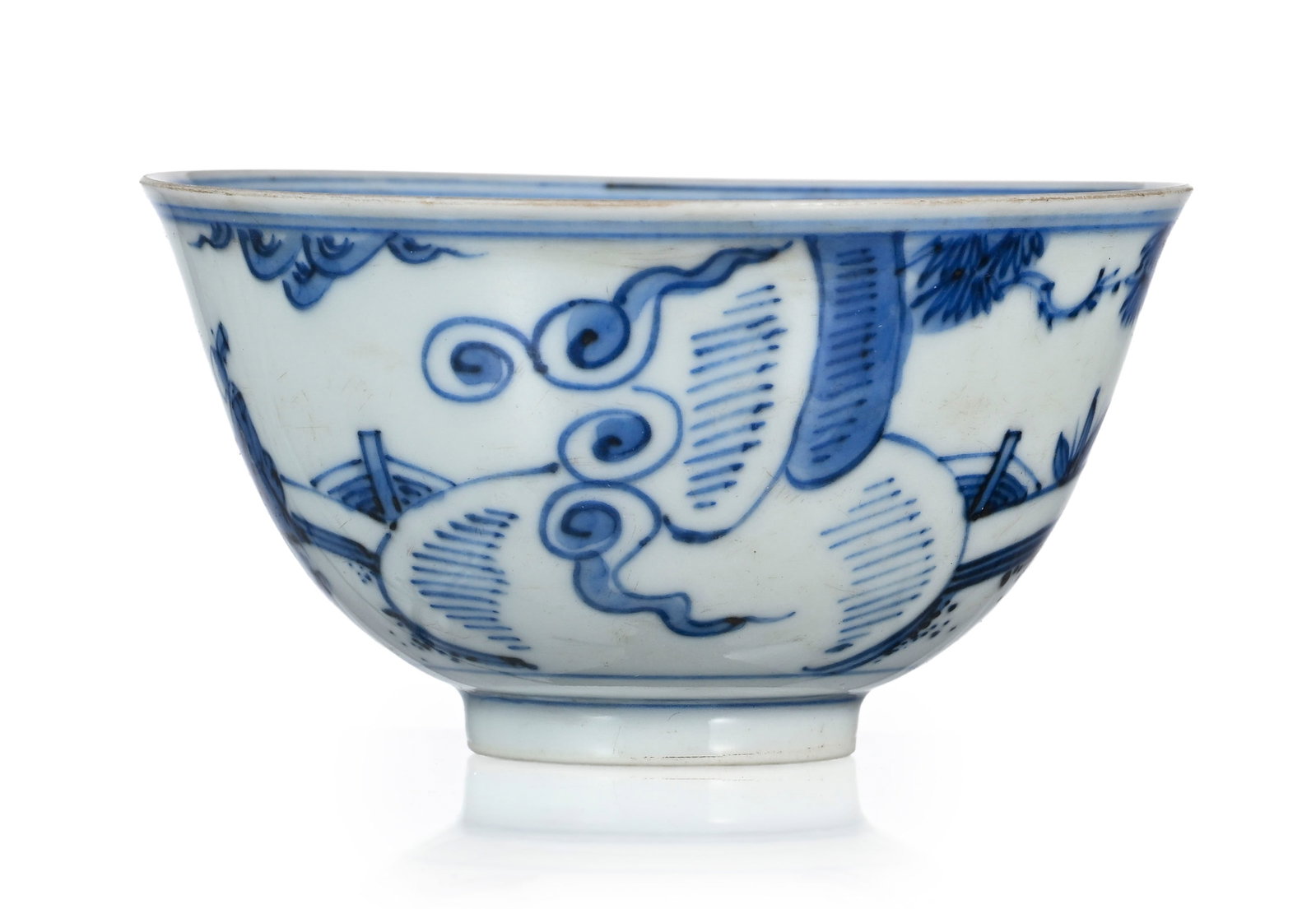 2 bols et 2 coupes en porcelaine, Chine, XXe s.: tous au décor en bleu, les 2 bols ornés d - 5