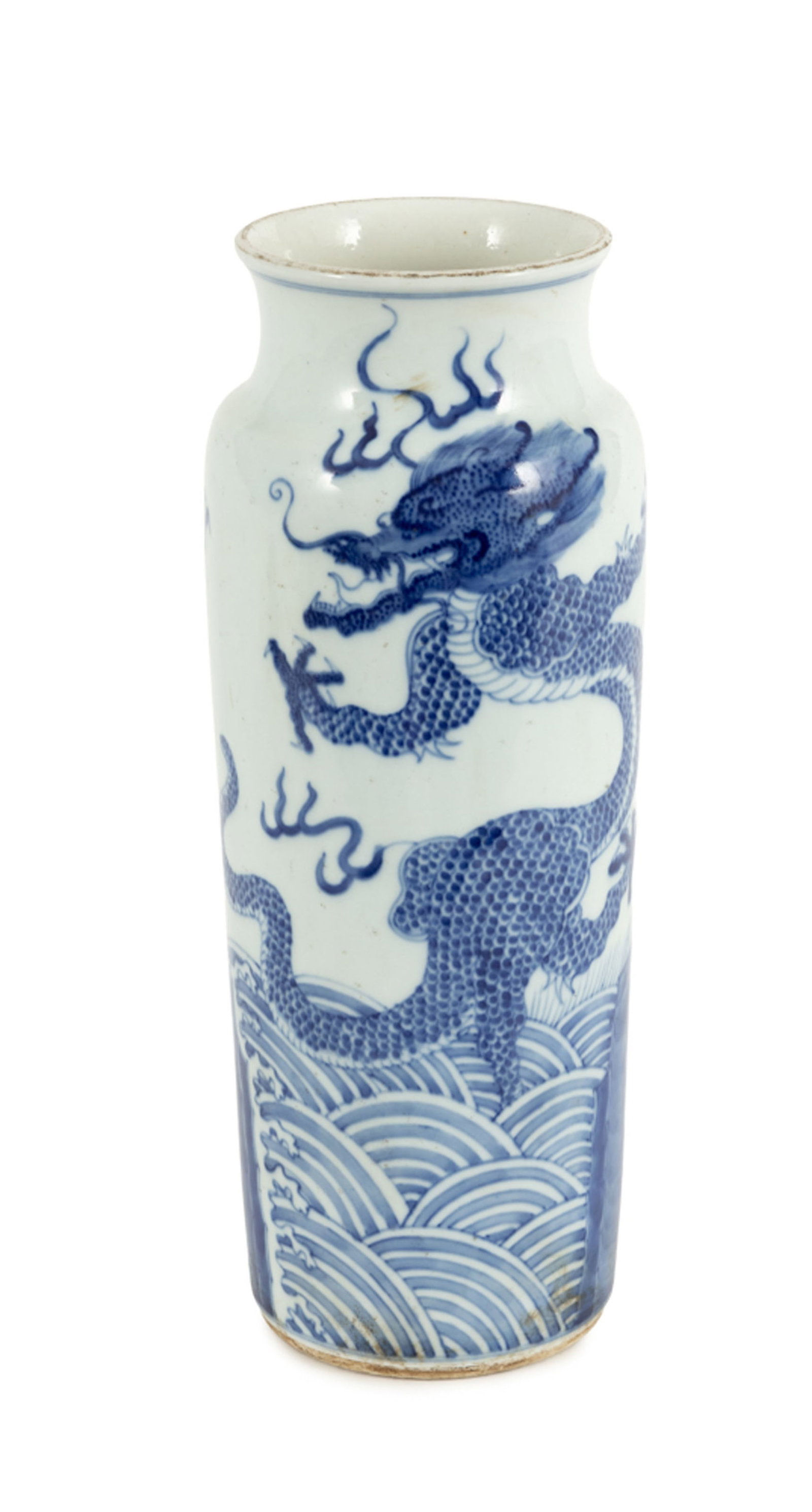 Vase en porcelaine, Chine, XIX-XXe s., décor en bleu de dragons par-dessus les flots, h. 38 cm: Vase en porcelaine, Chine, XIX-XXe s., décor en bleu de dragons par-dessus les flots, h. 38 cm A blue and white porcelain vase, China, 19th-20th century, 38 cm high