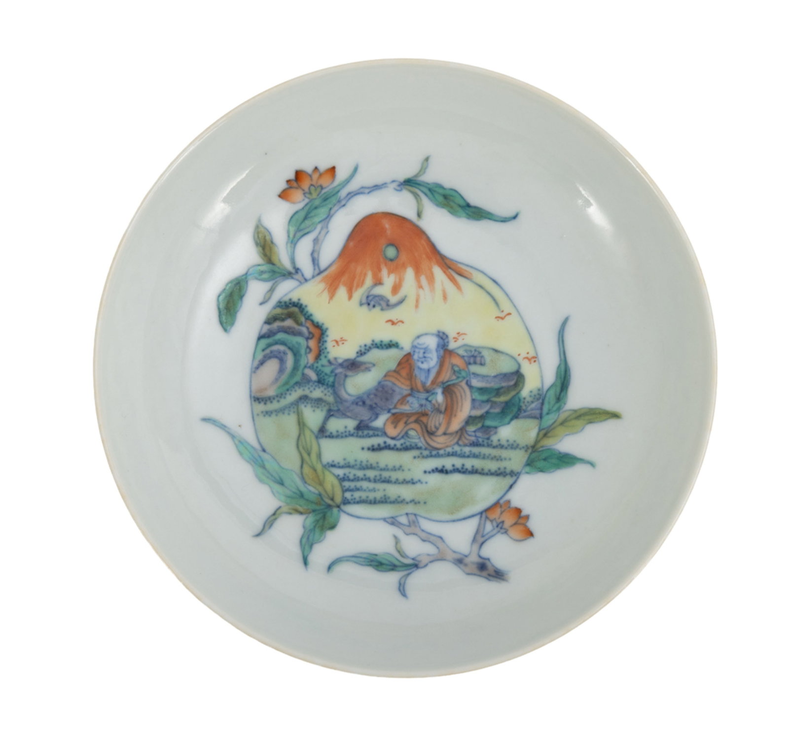 Coupe et soucoupe en porcelaine doucai, Chine, XXe s., la coupe décorée de fleurs, marque  - 2